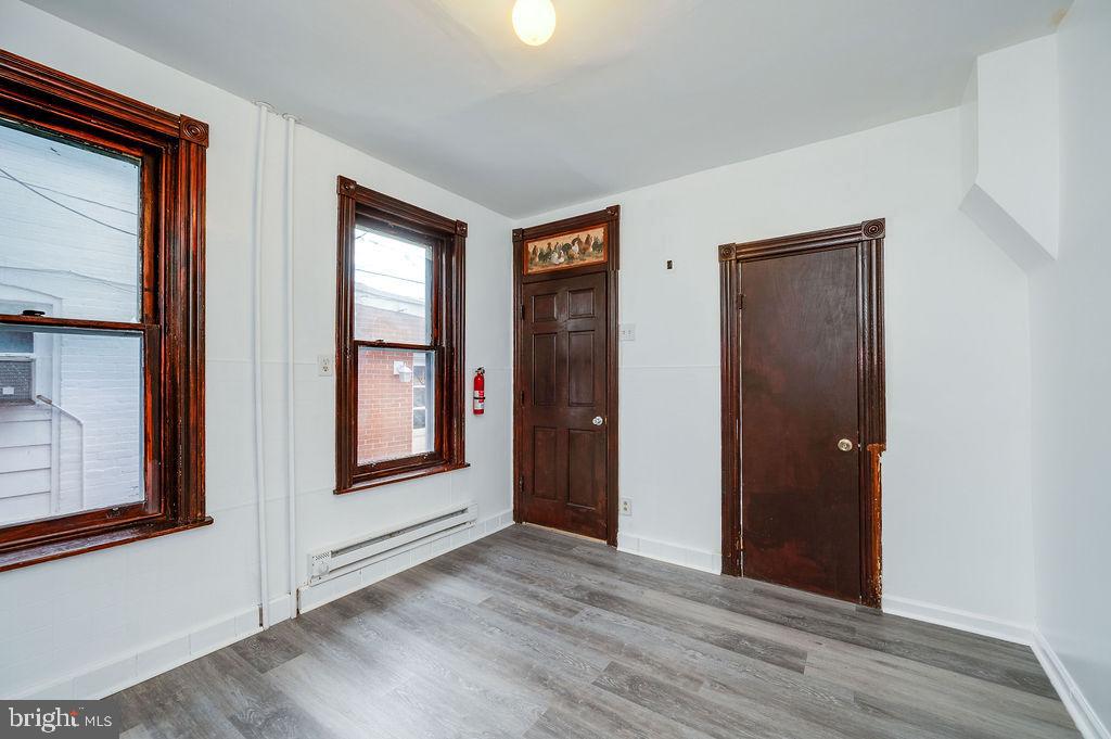 CENTRE PARK HISTOR - Residential Lease