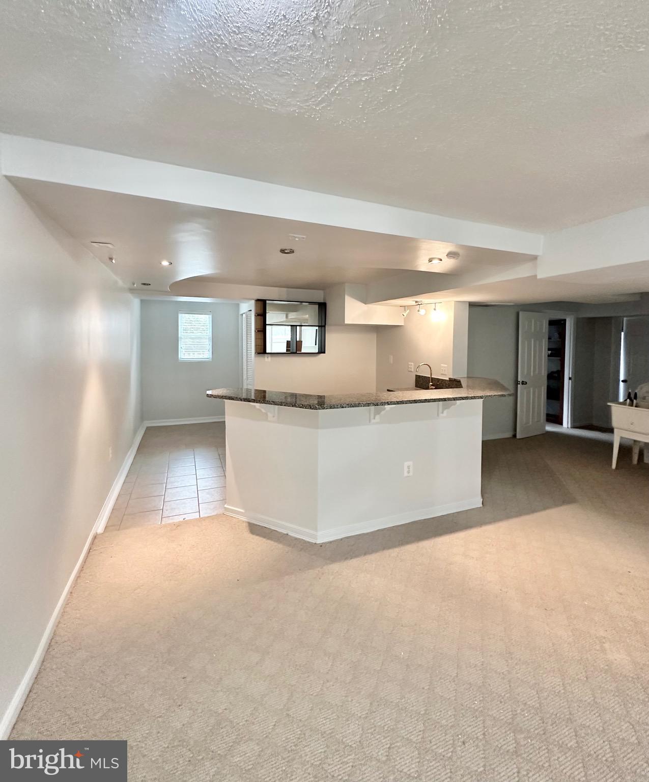 SLEEPY HOLLOW MANOR - Residential Lease