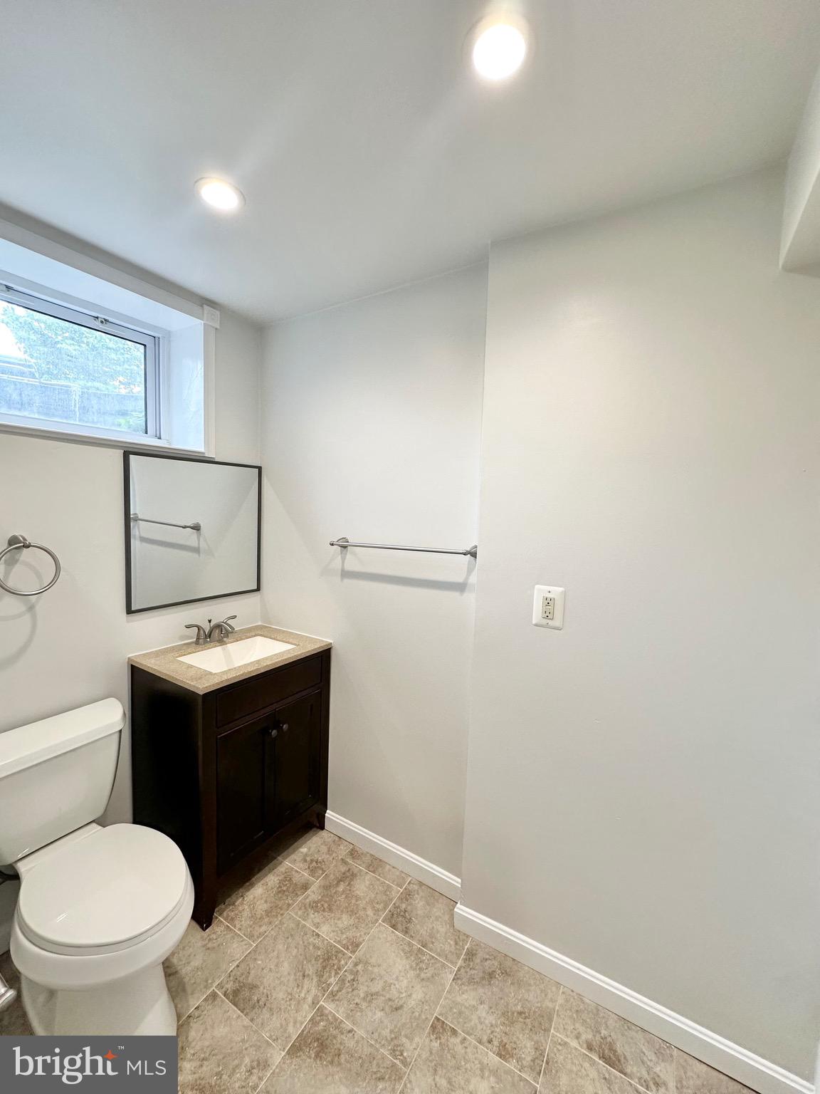 SLEEPY HOLLOW MANOR - Residential Lease