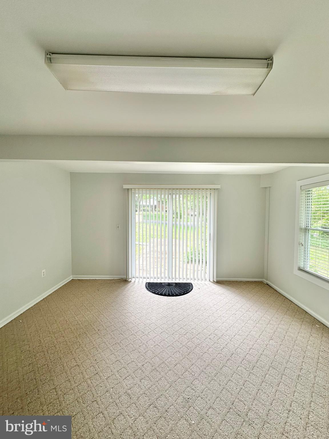 SLEEPY HOLLOW MANOR - Residential Lease