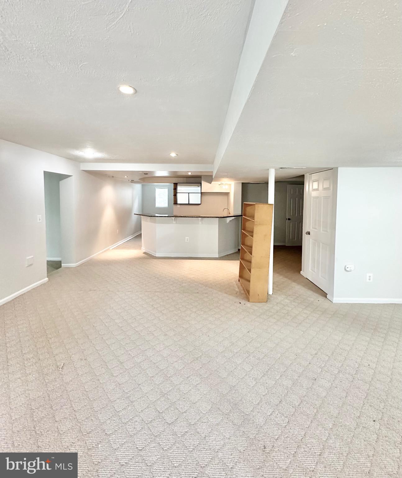 SLEEPY HOLLOW MANOR - Residential Lease