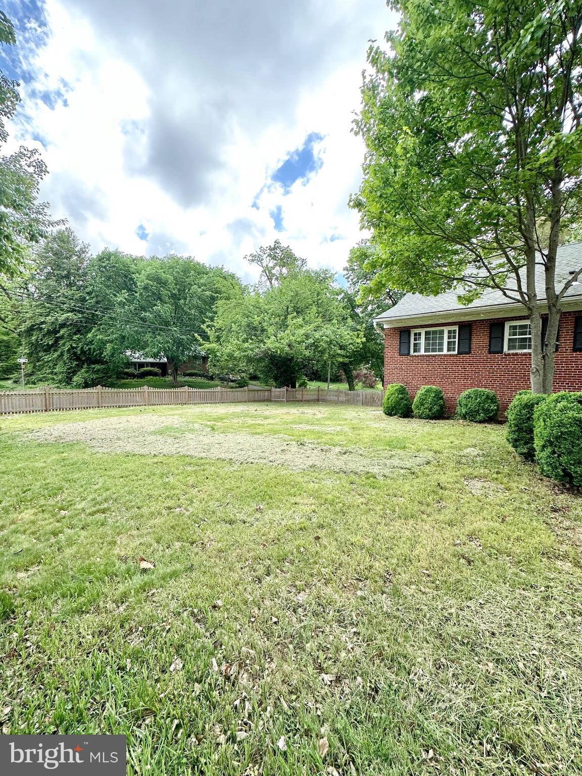 SLEEPY HOLLOW MANOR - Residential Lease