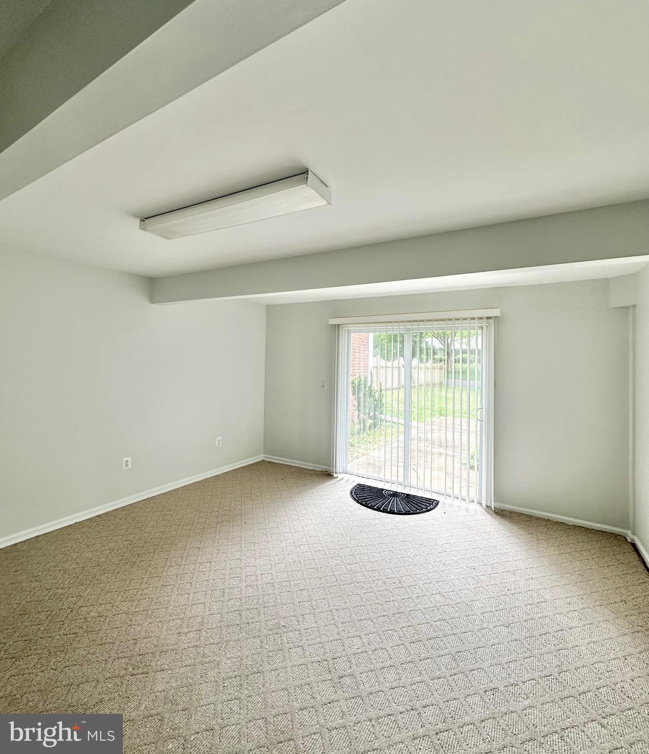 SLEEPY HOLLOW MANOR - Residential Lease