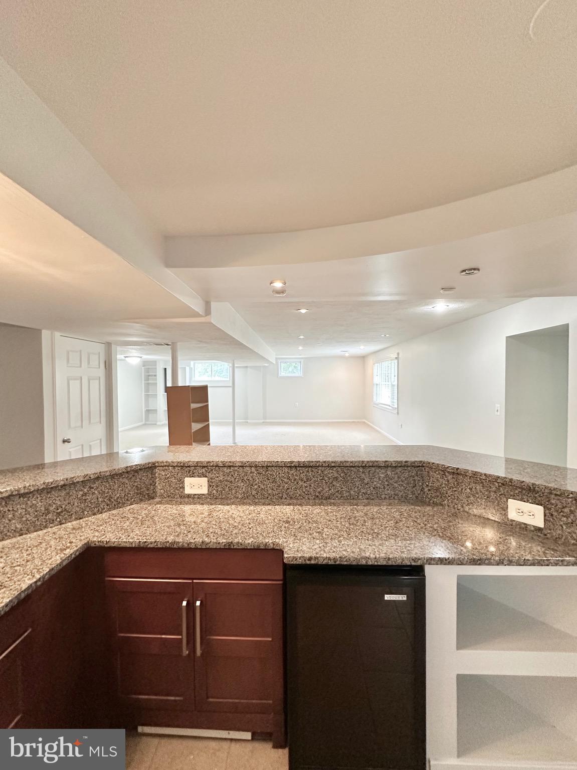 SLEEPY HOLLOW MANOR - Residential Lease