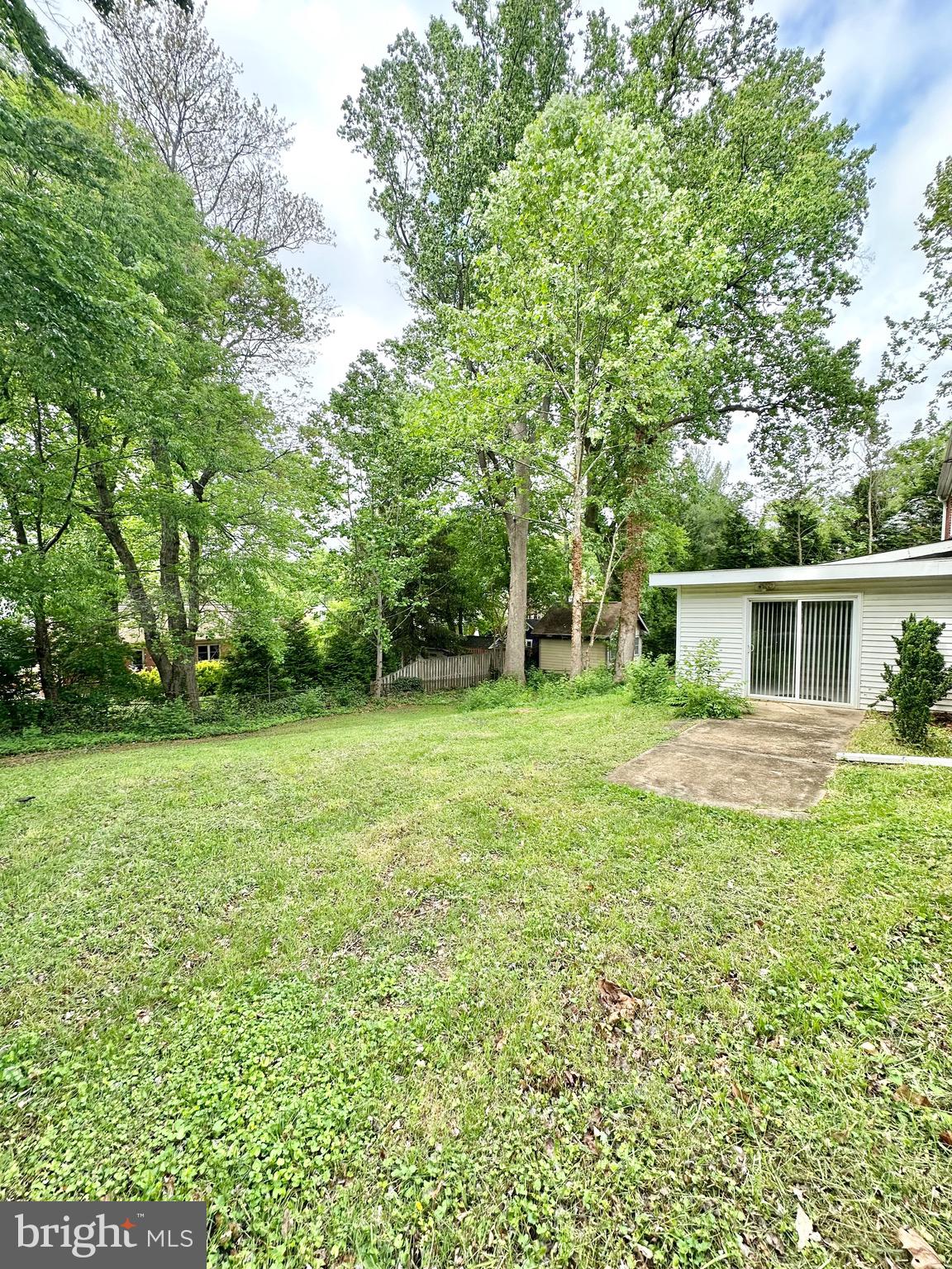 SLEEPY HOLLOW MANOR - Residential Lease