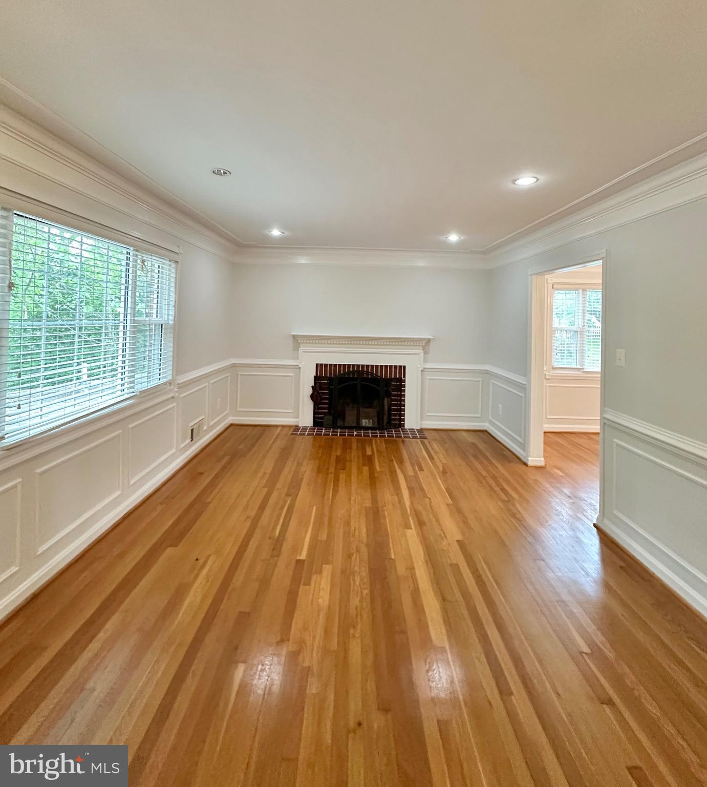 SLEEPY HOLLOW MANOR - Residential Lease