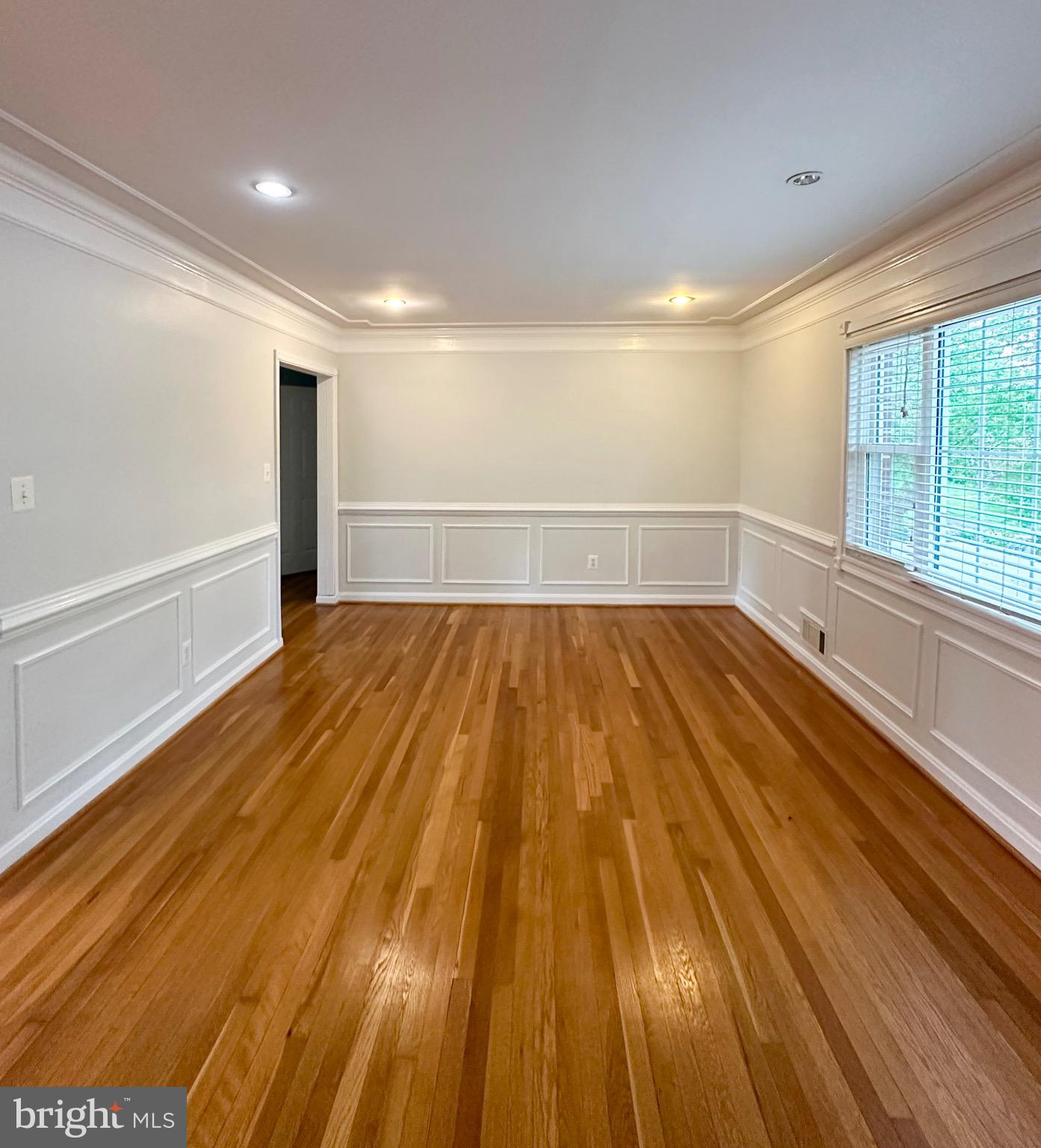 SLEEPY HOLLOW MANOR - Residential Lease