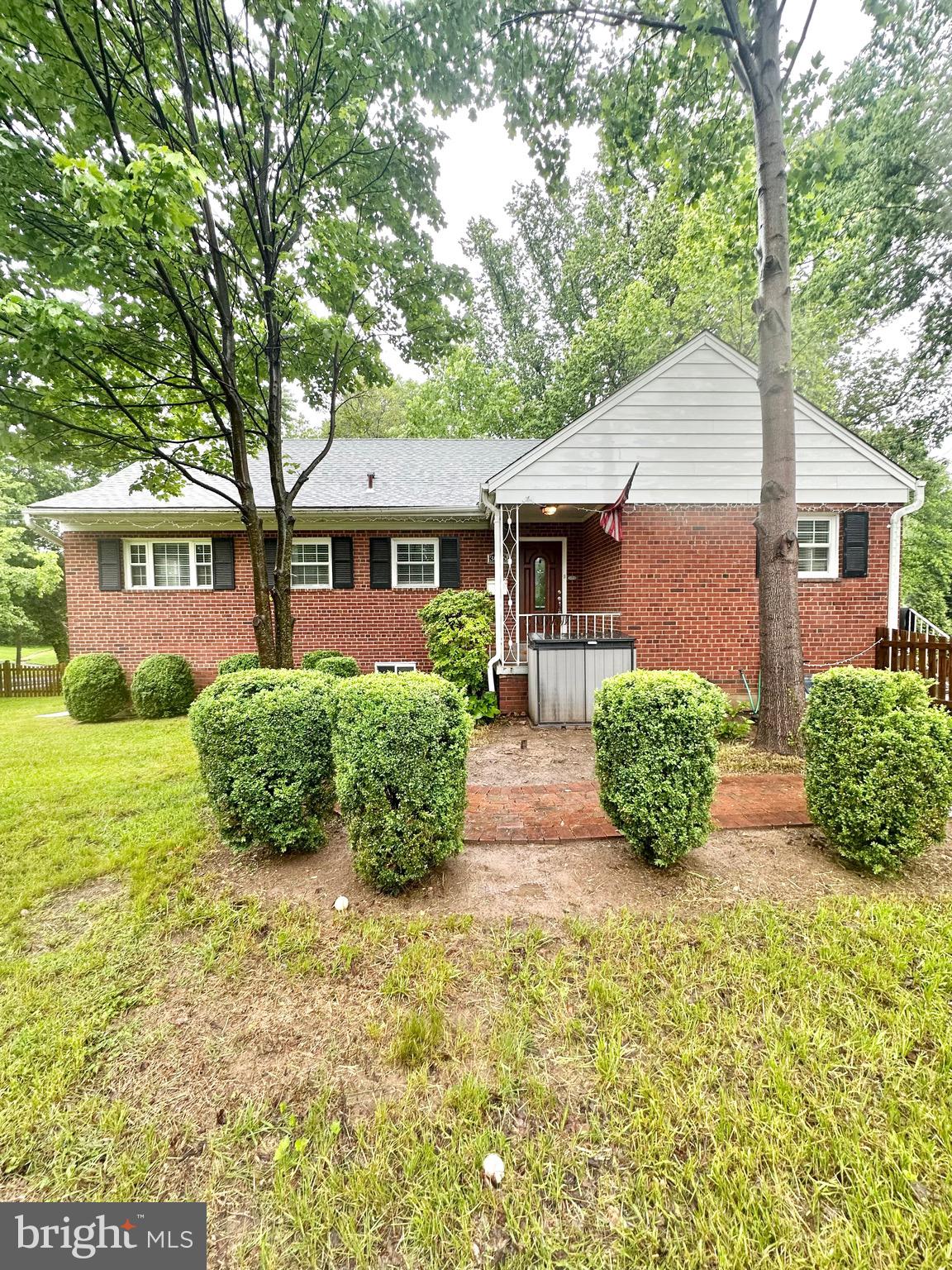 SLEEPY HOLLOW MANOR - Residential Lease