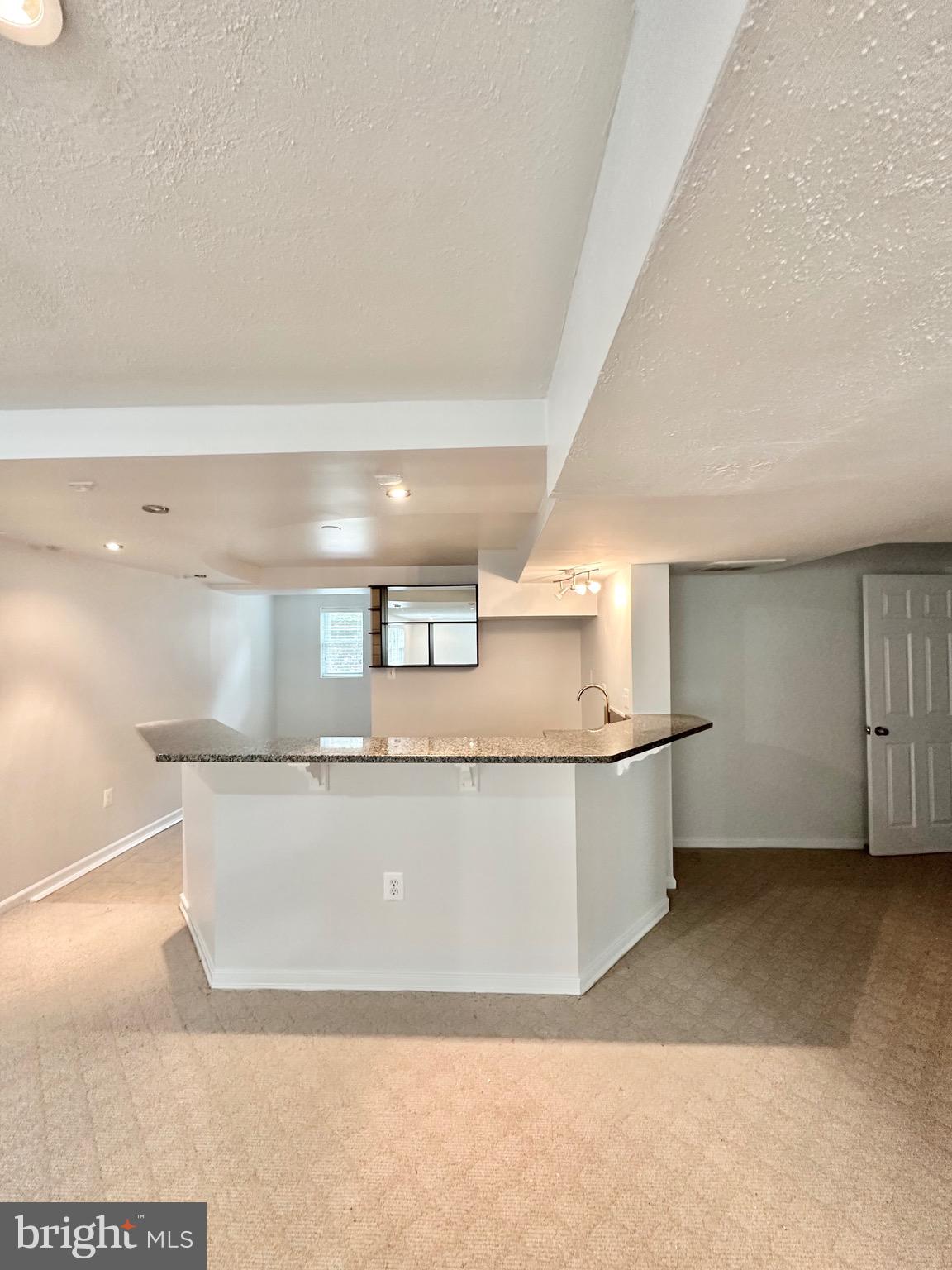 SLEEPY HOLLOW MANOR - Residential Lease