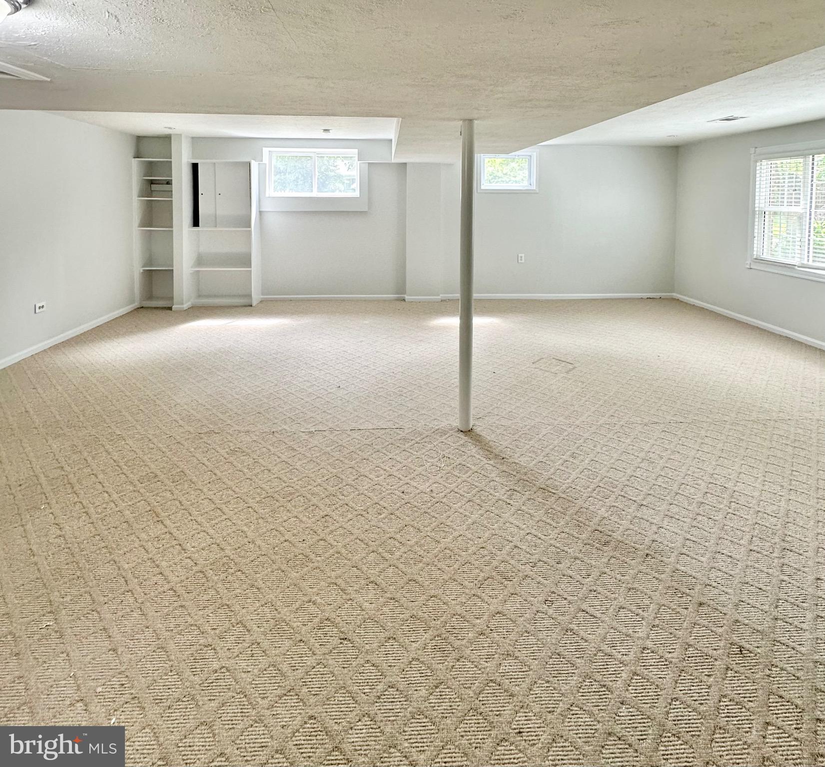 SLEEPY HOLLOW MANOR - Residential Lease