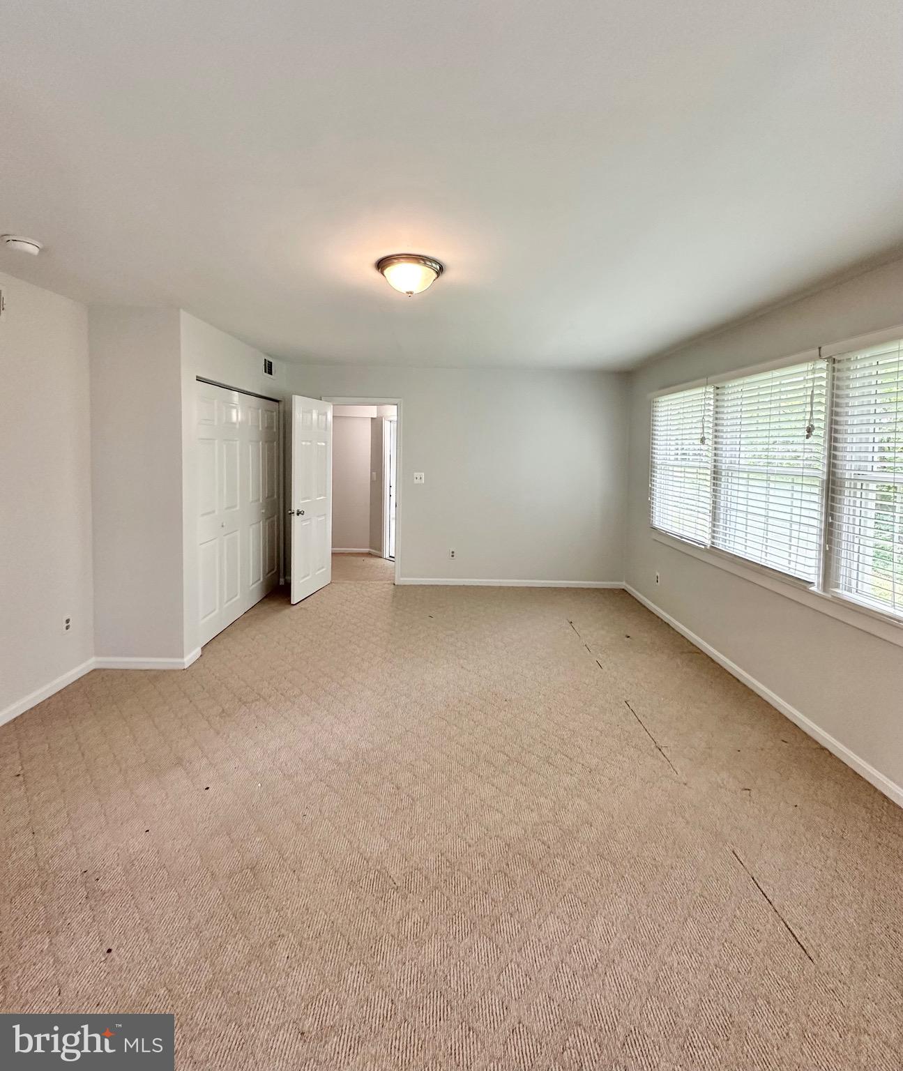 SLEEPY HOLLOW MANOR - Residential Lease