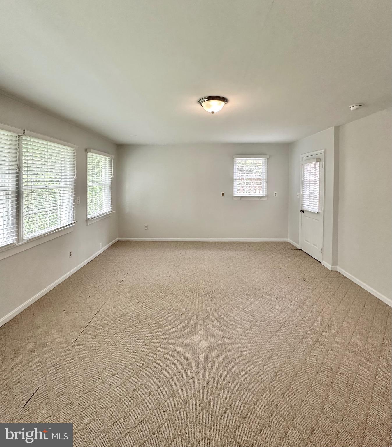 SLEEPY HOLLOW MANOR - Residential Lease