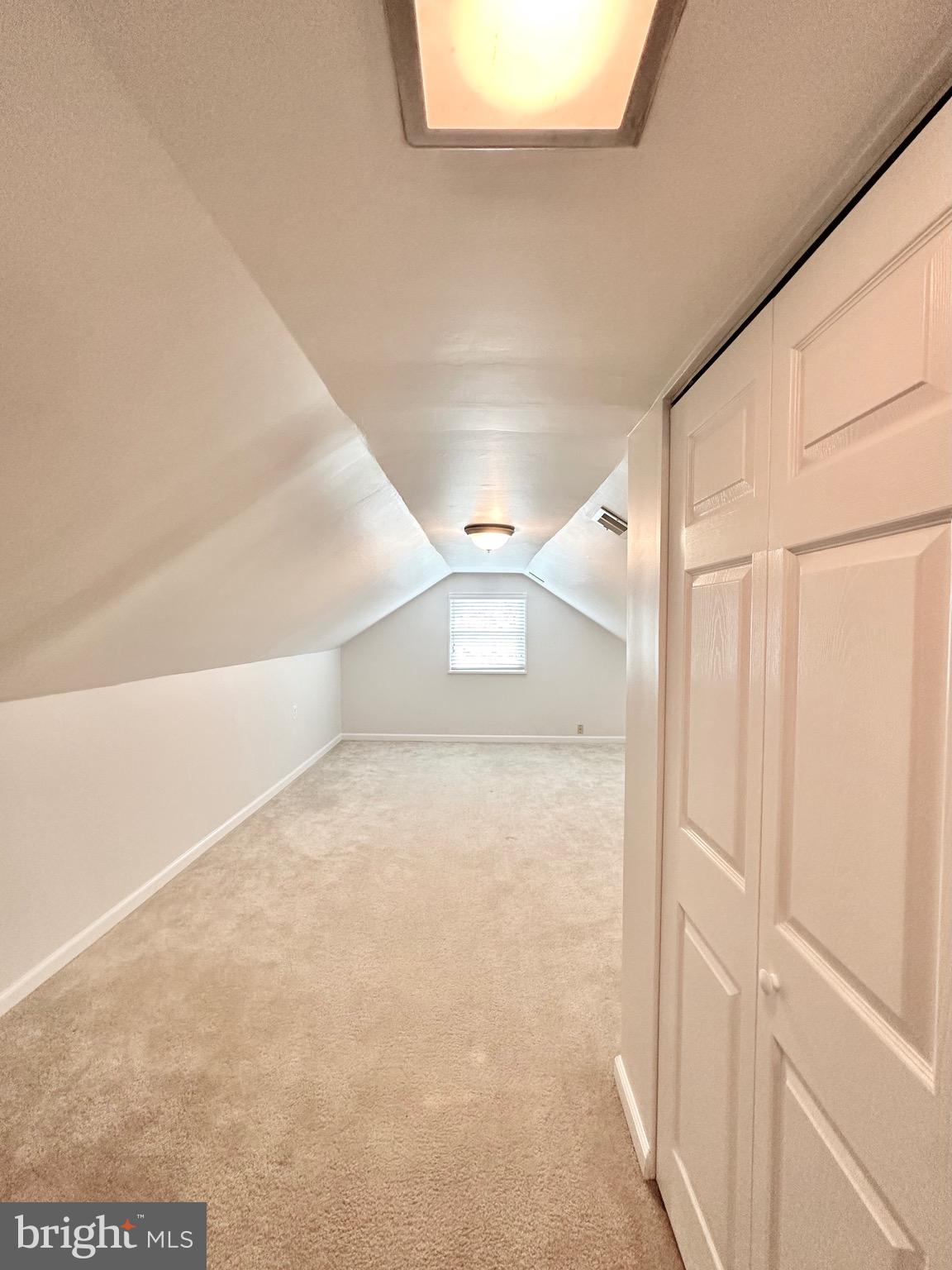 SLEEPY HOLLOW MANOR - Residential Lease