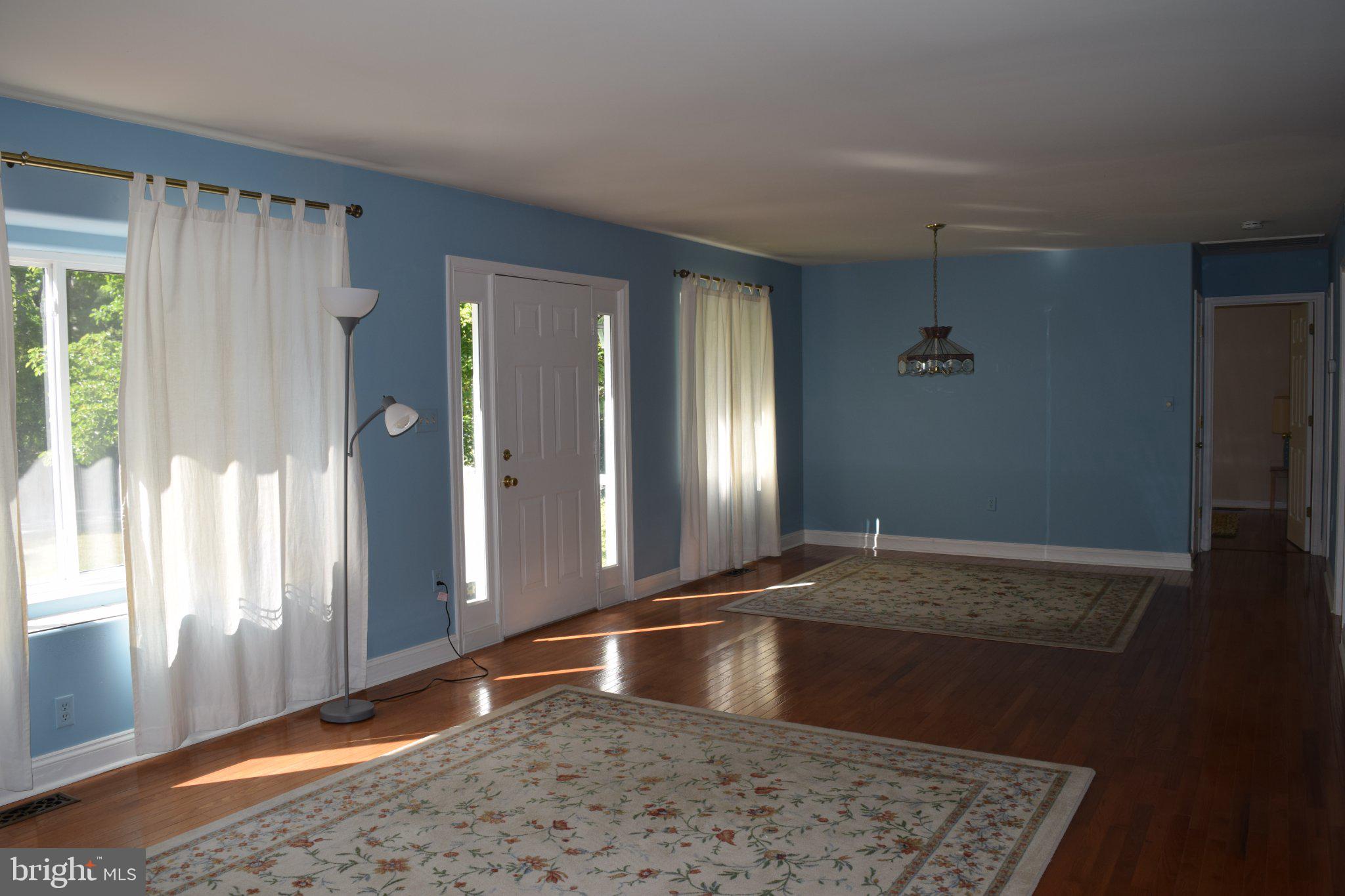CAPTAIN'S COVE - Residential