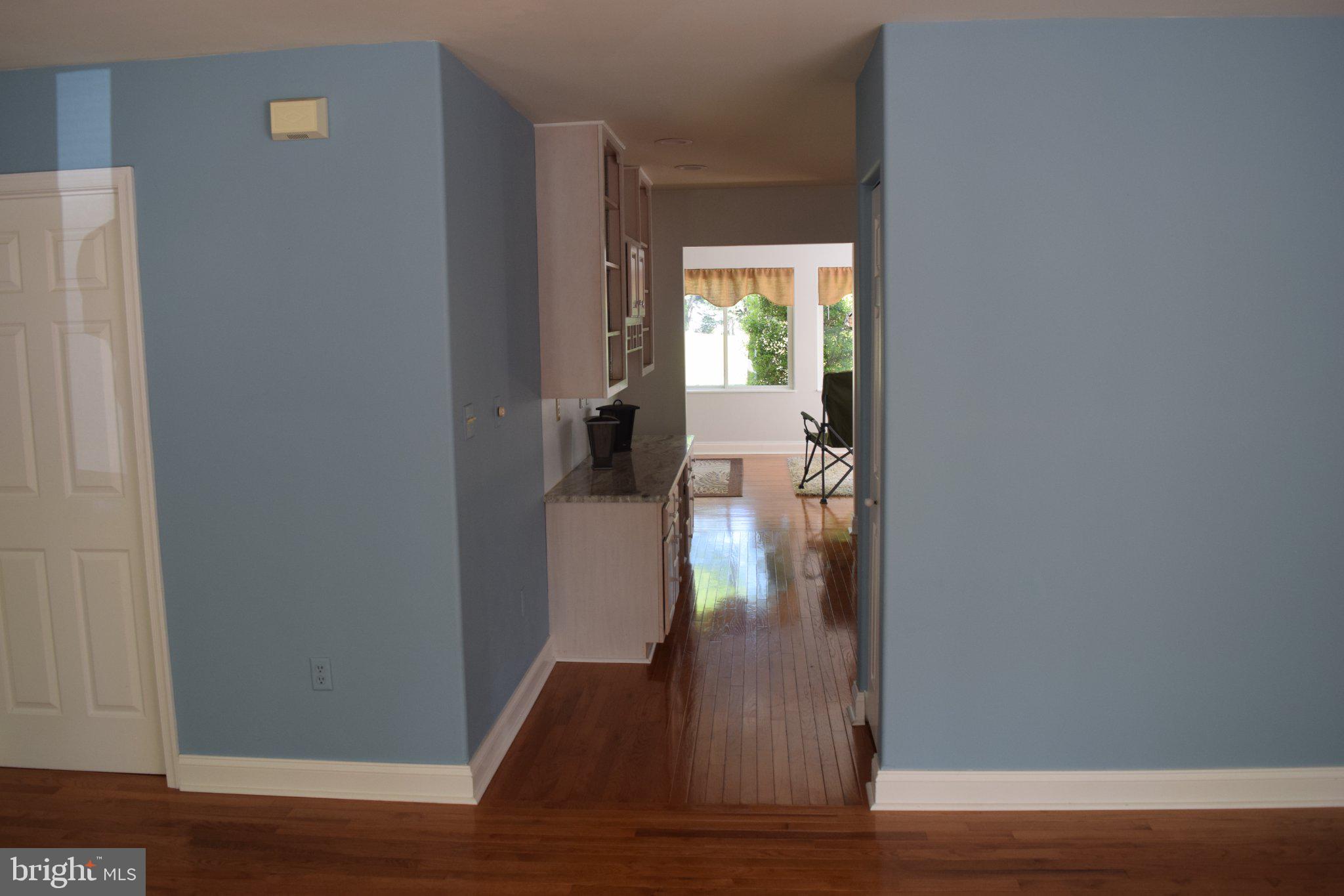 CAPTAIN'S COVE - Residential