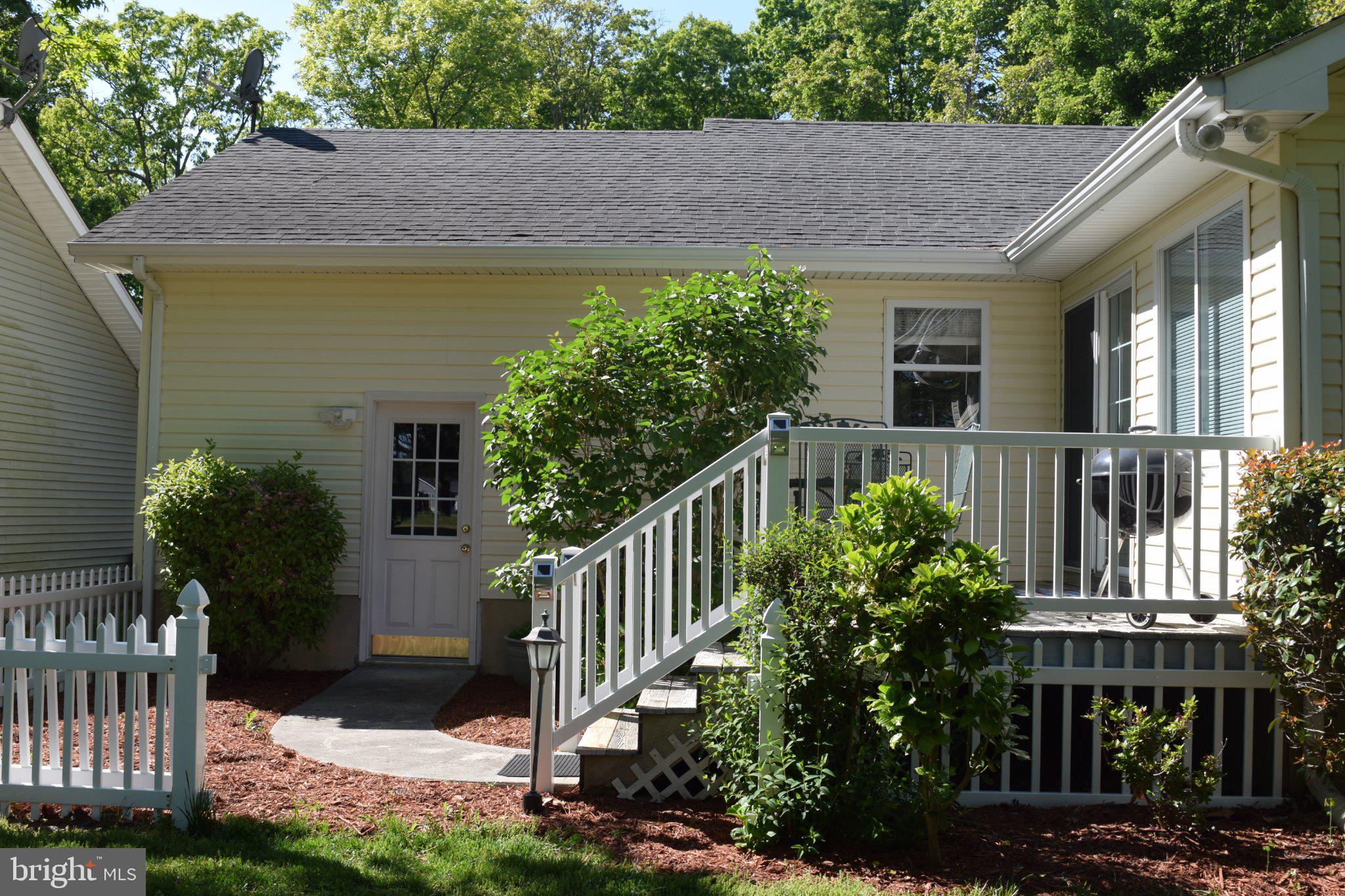 CAPTAIN'S COVE - Residential
