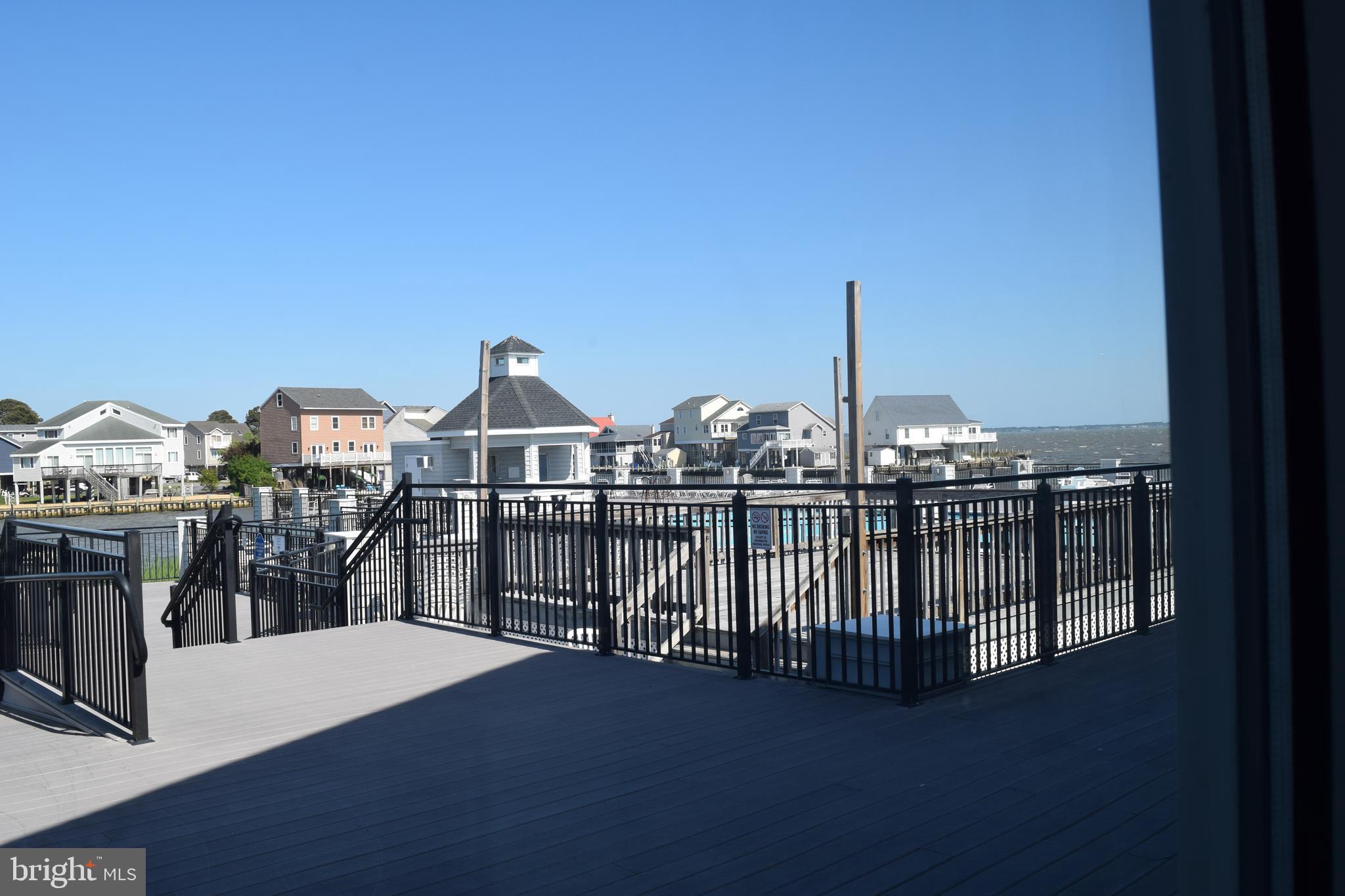 CAPTAIN'S COVE - Residential