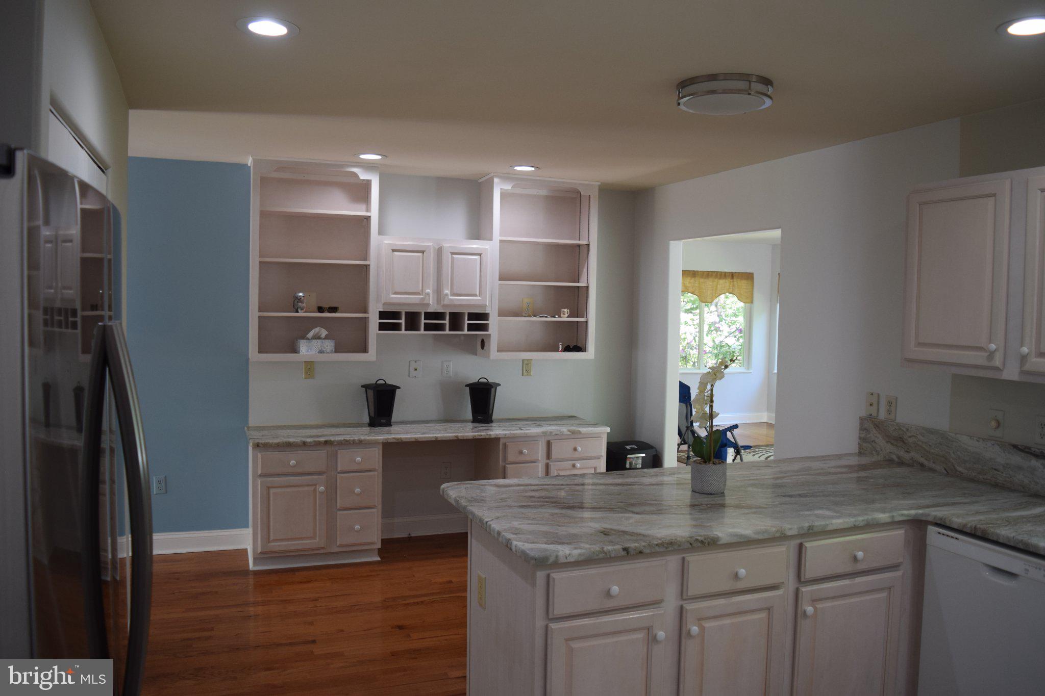 CAPTAIN'S COVE - Residential