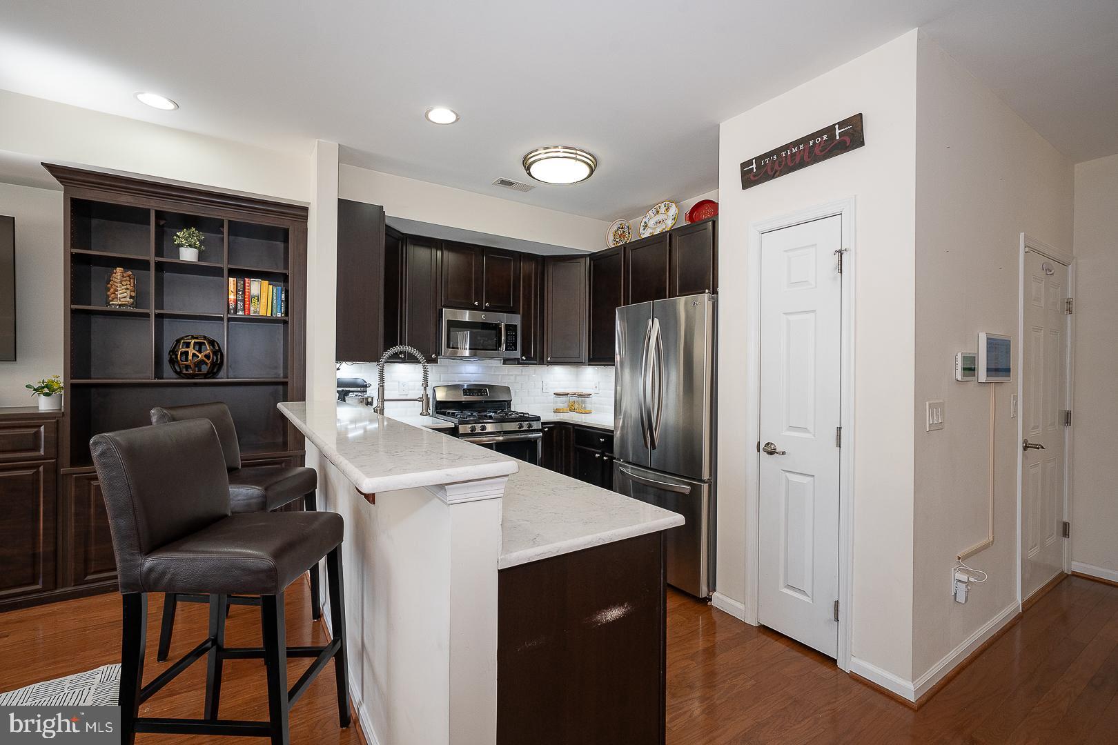 4414 RIVERVIEW LANE 00 28