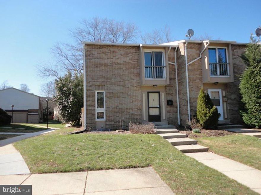 Price reduced!!! Great location!!! beautiful end unit townhouse style condo, 3 level, spacious living room, nice kitchen, huge bedrooms, hard wood floors, fresh paint, new appliances( except fridge), back yard, partial finished walk-out basement and more close to all major roads, metro and buses in a quiet and very well maintained association.  Go to homepath for more information.