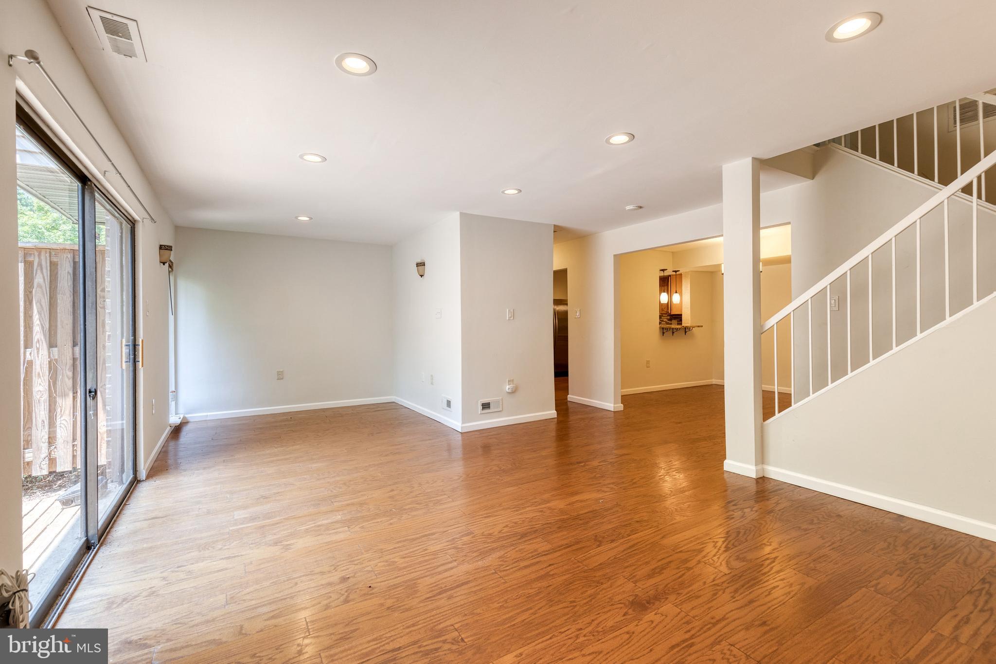 WILDE LAKE - Residential Lease