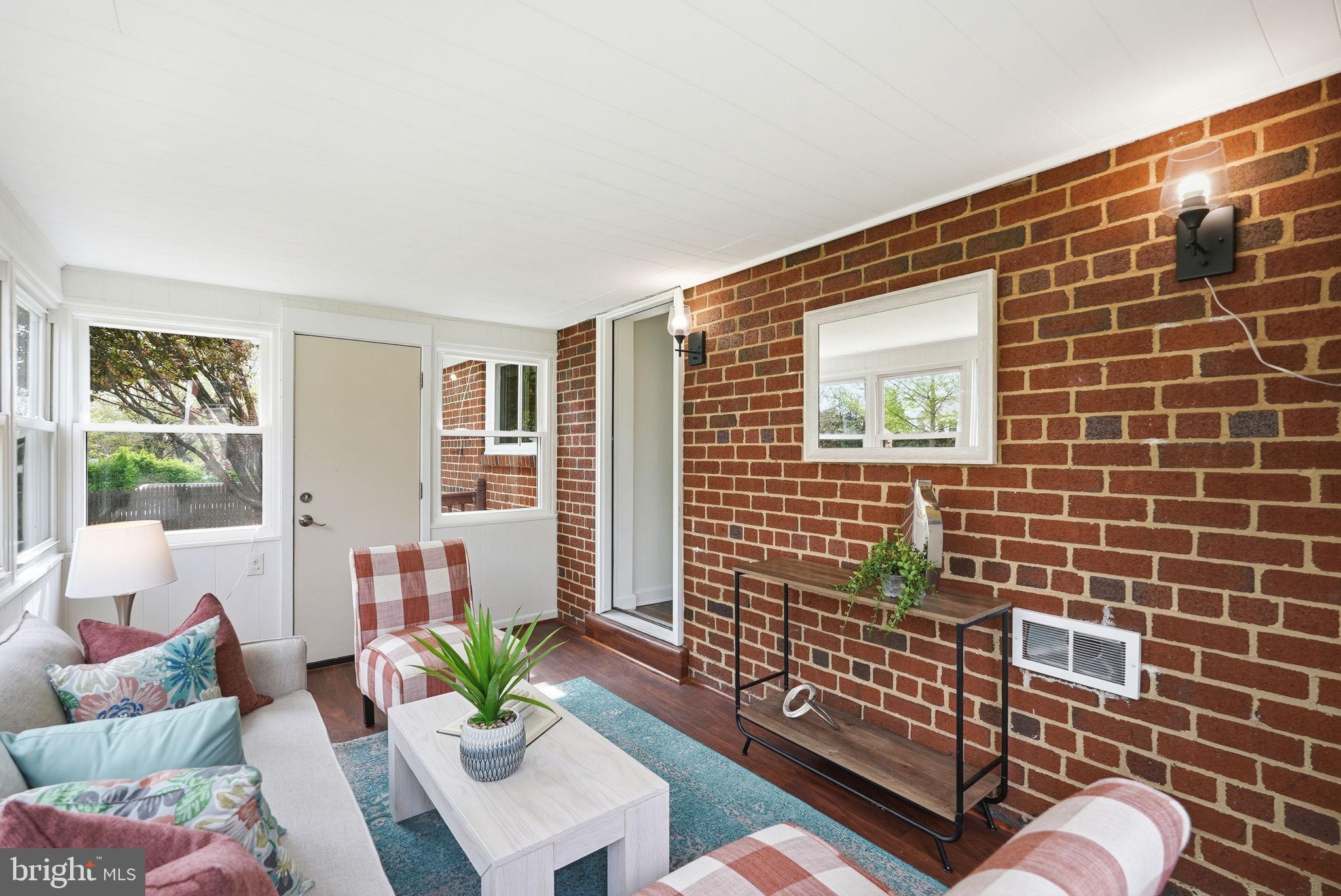 WHEATON WOODS - Residential