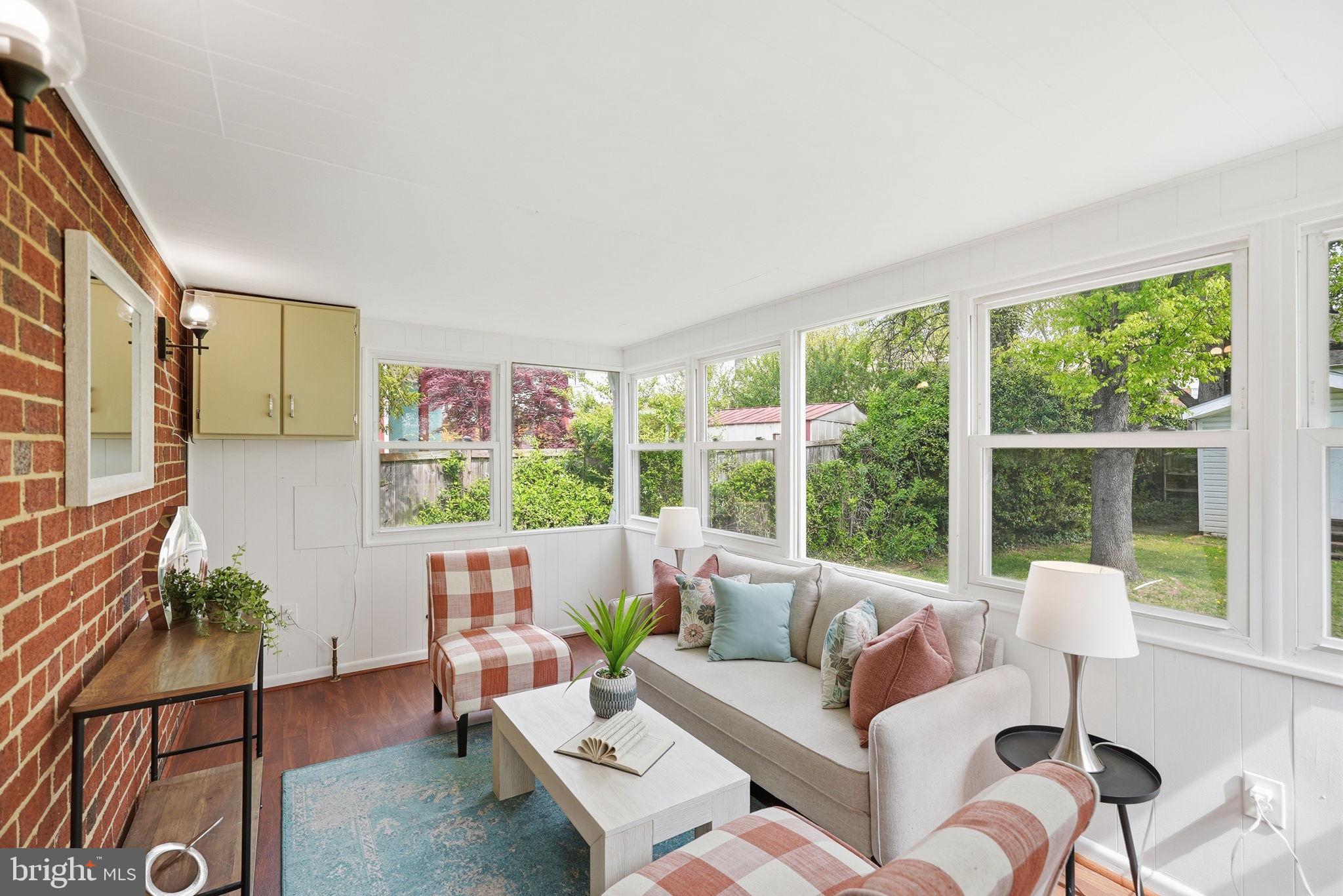 WHEATON WOODS - Residential