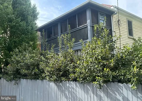 MLS: DCDC2261042