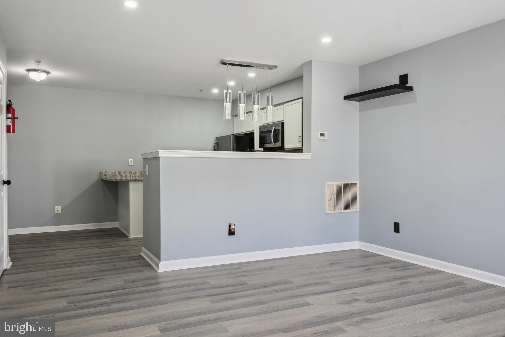 CLOVERLEAF COMMONS - Residential