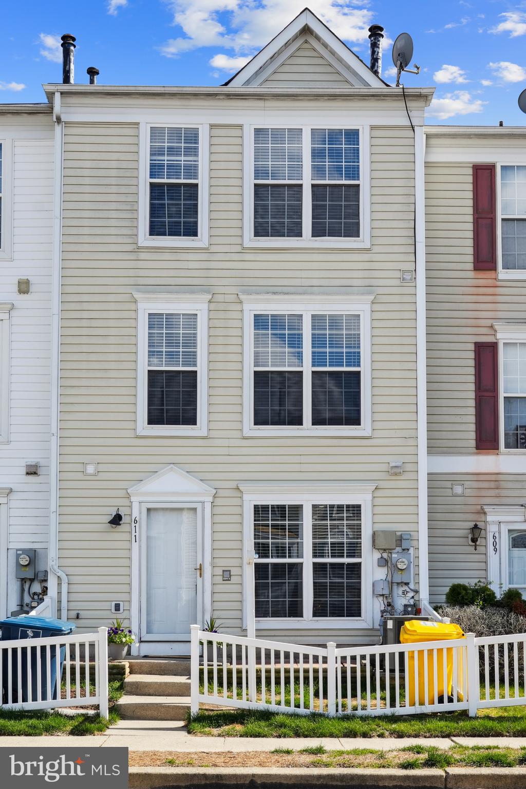 CLOVERLEAF COMMONS - Residential