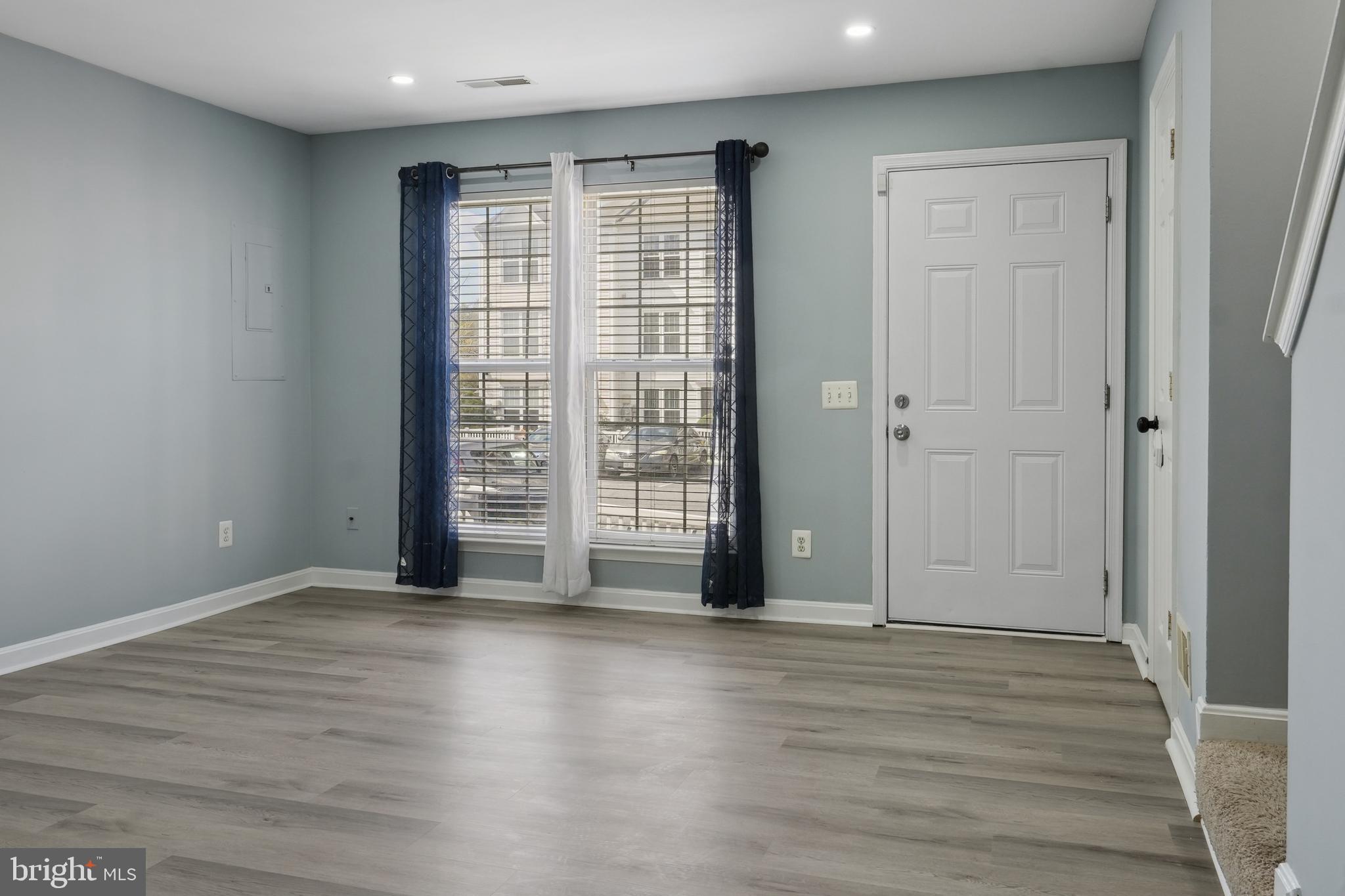 CLOVERLEAF COMMONS - Residential