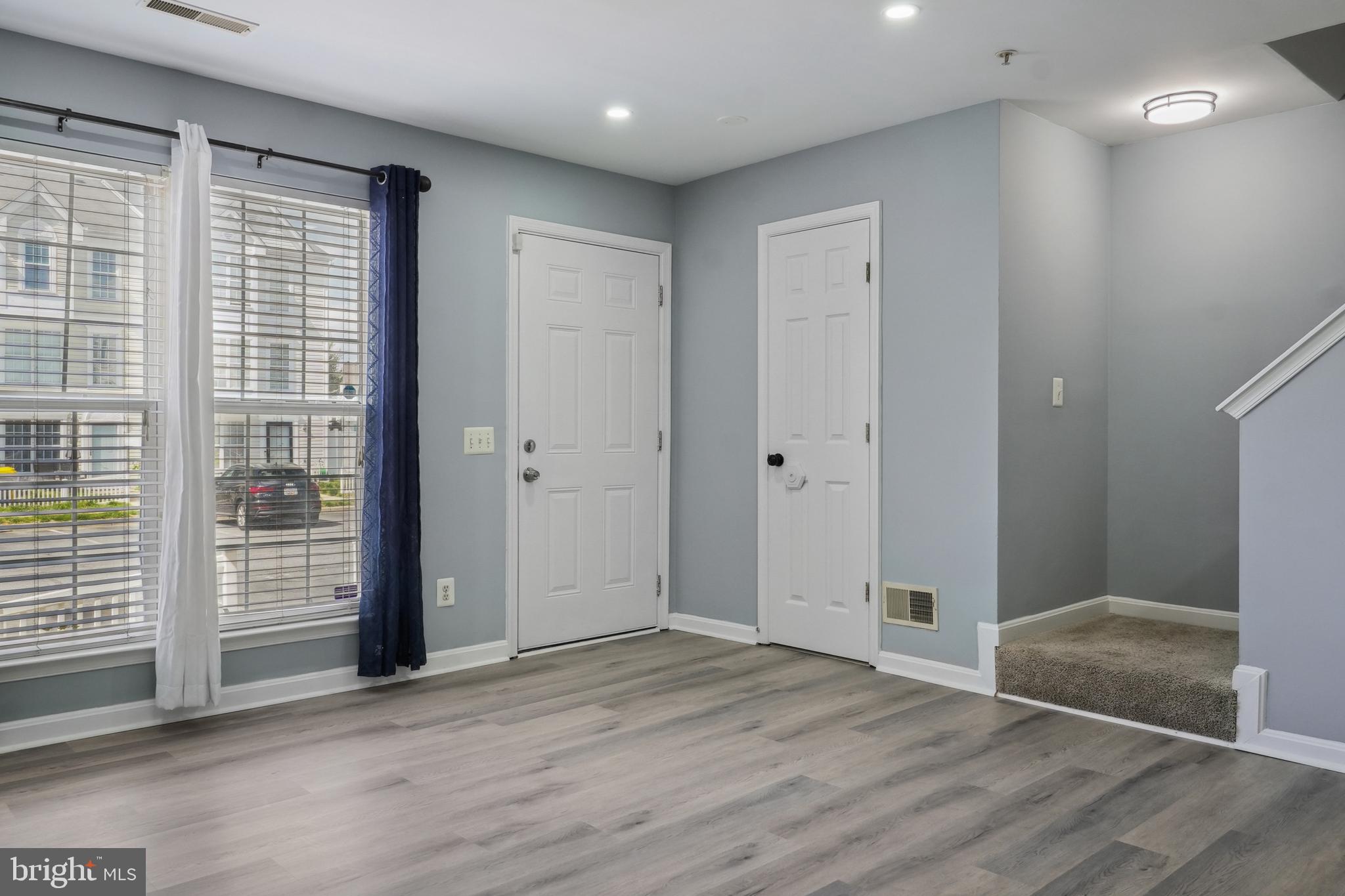 CLOVERLEAF COMMONS - Residential