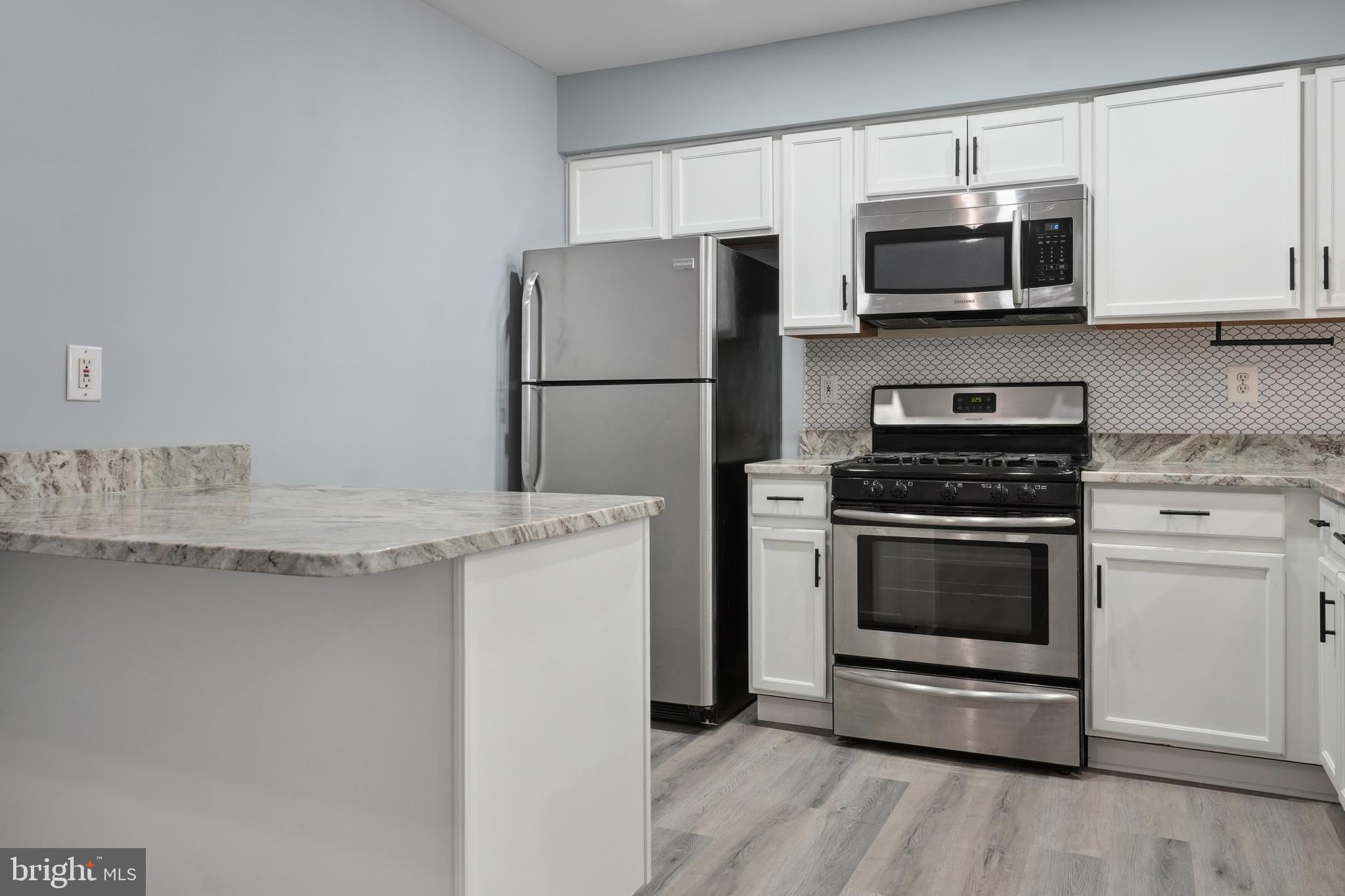 CLOVERLEAF COMMONS - Residential