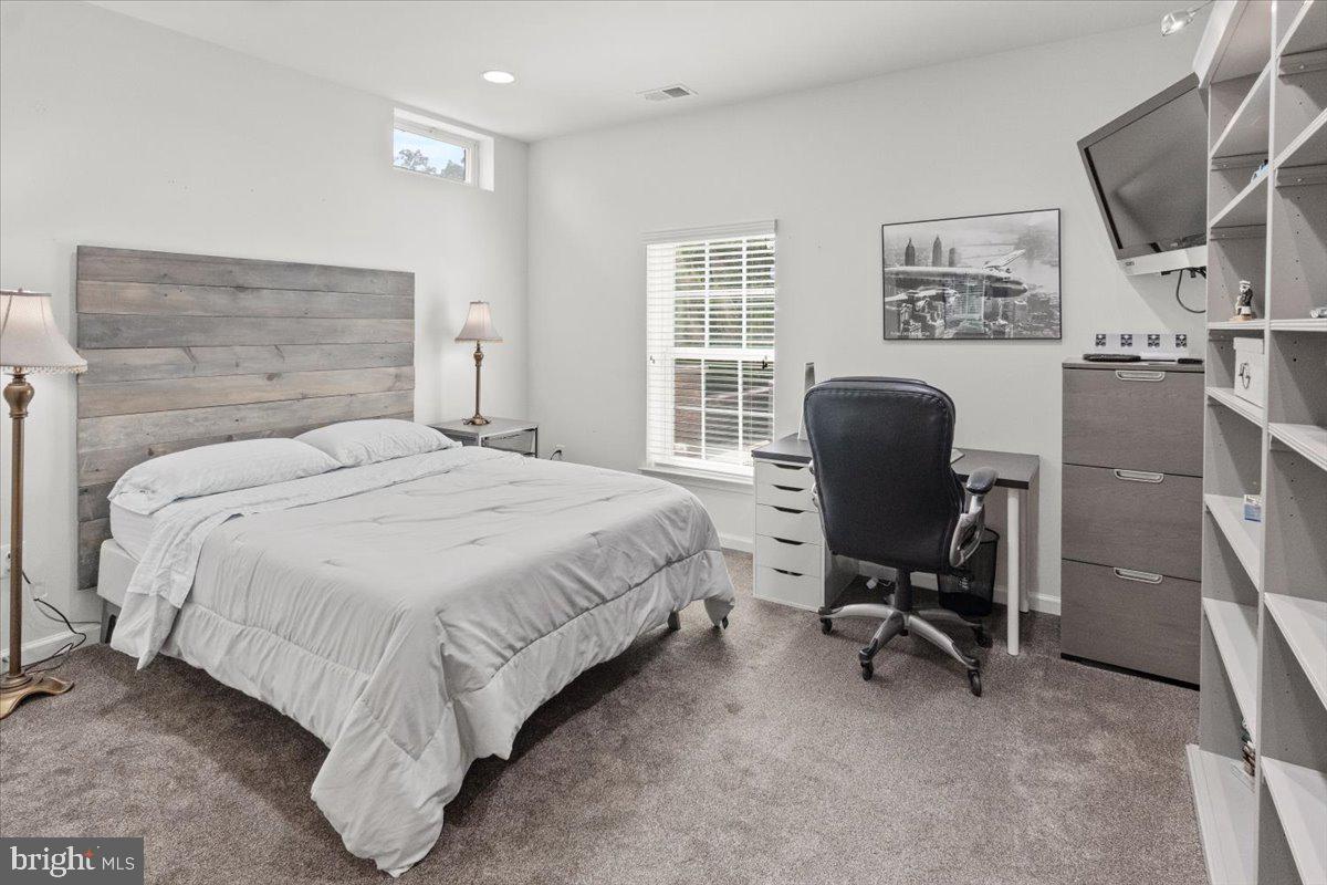 WOODRIDGE AT LAKE LINGANORE - Residential