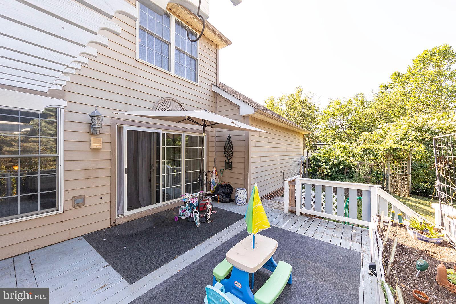 OAKDALE CROSSING - Residential