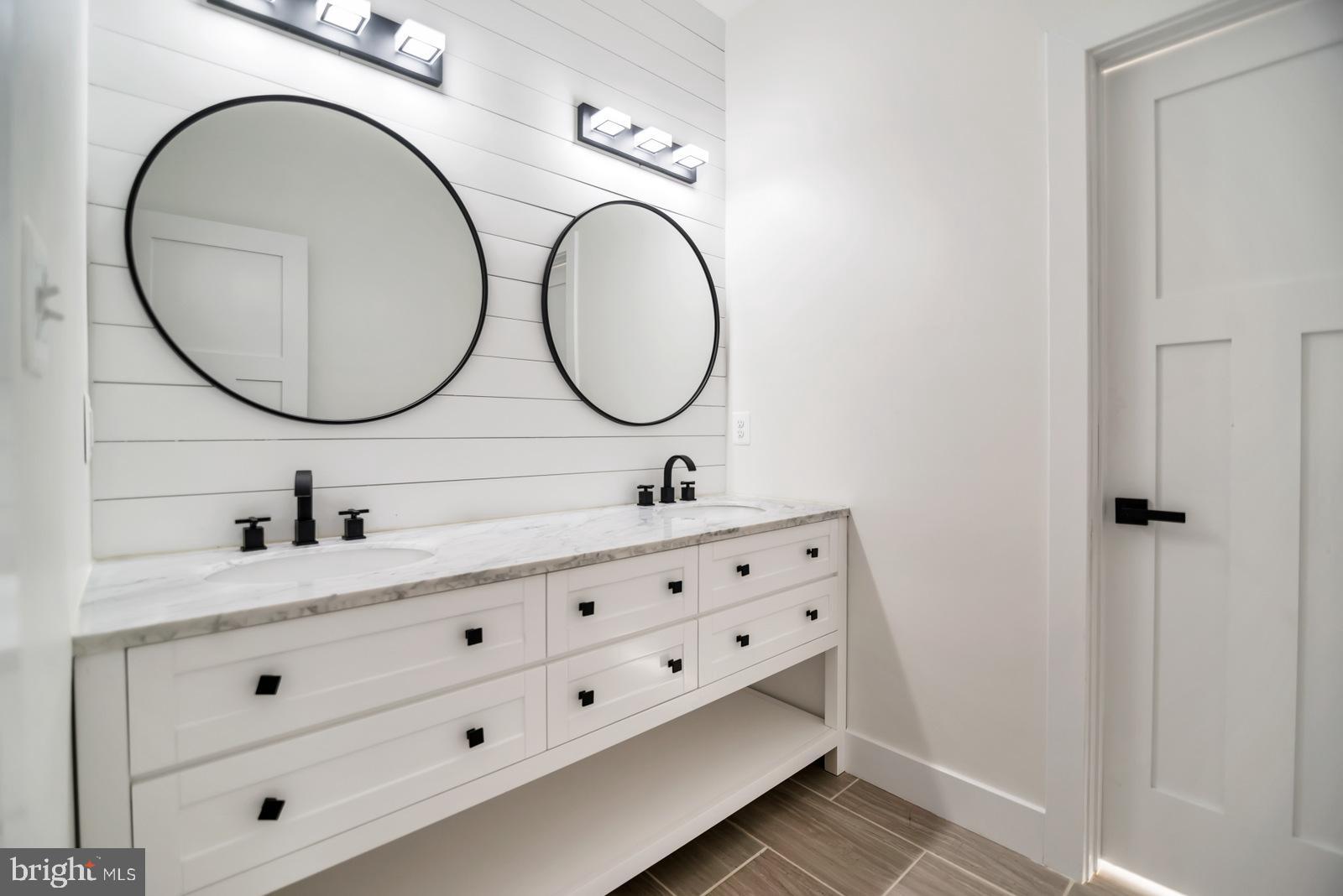 MOUNT RAINIER - Residential