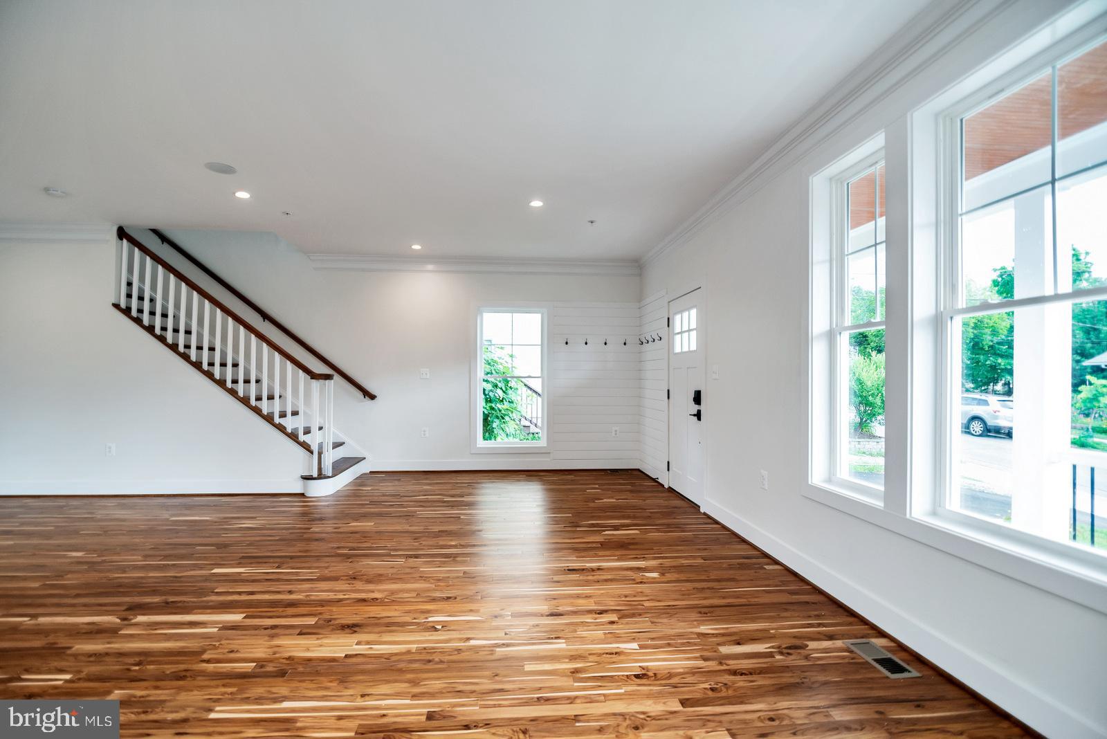 MOUNT RAINIER - Residential