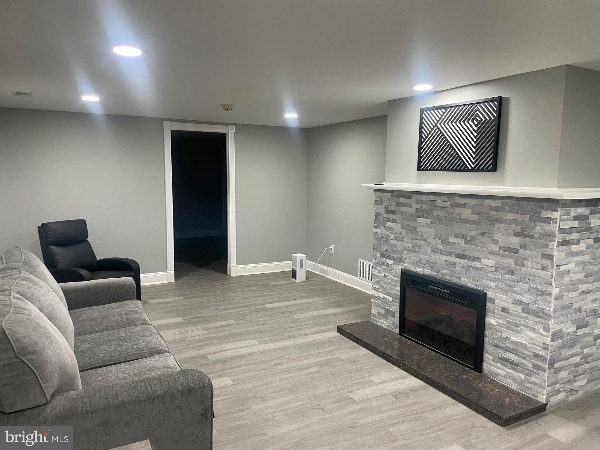 TOWNE POINT - Residential