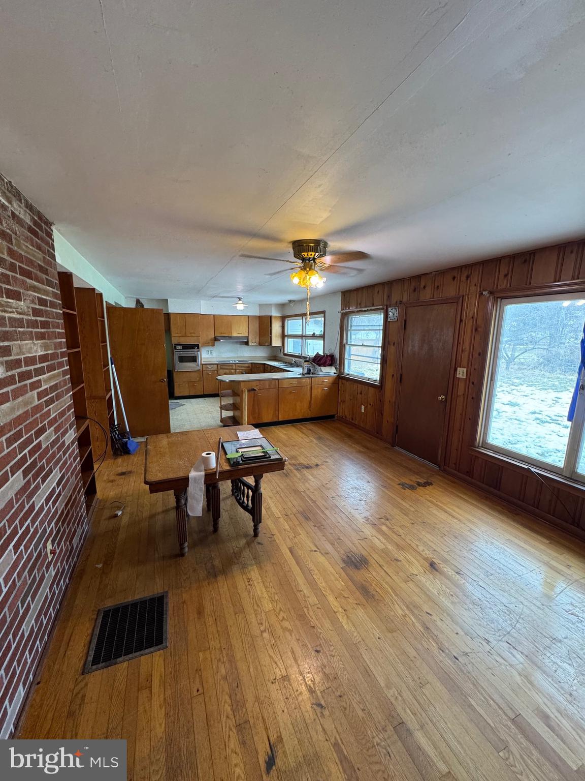 BRYAN FIELD - Residential