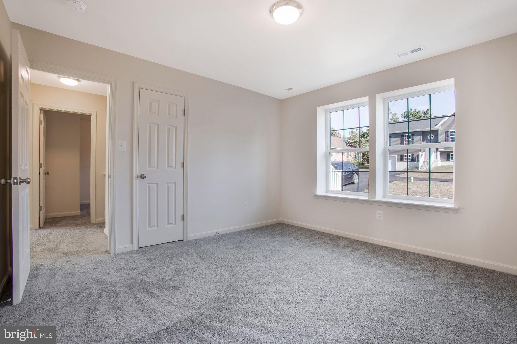 CATONSVILLE MANOR - Residential