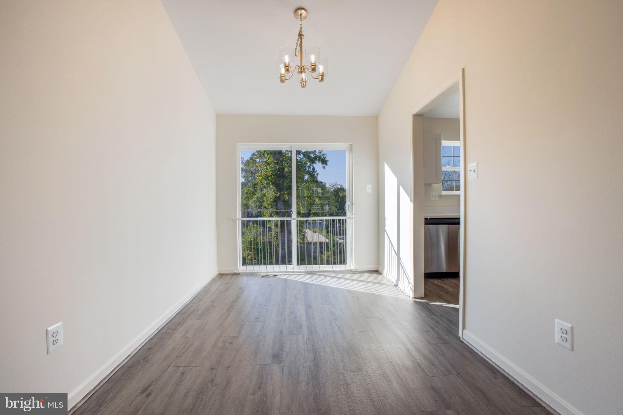 CATONSVILLE MANOR - Residential