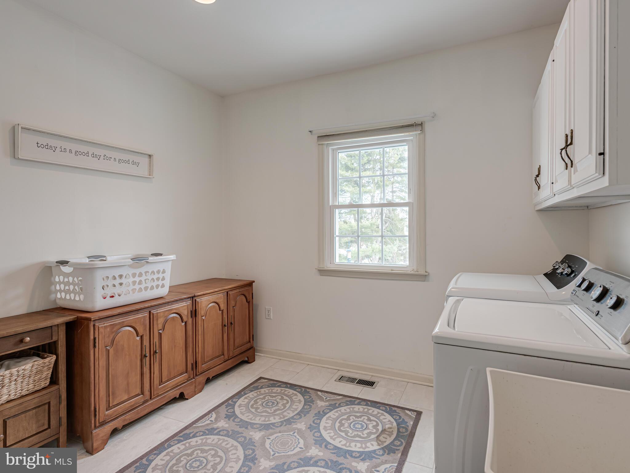 BOW TREE - Residential