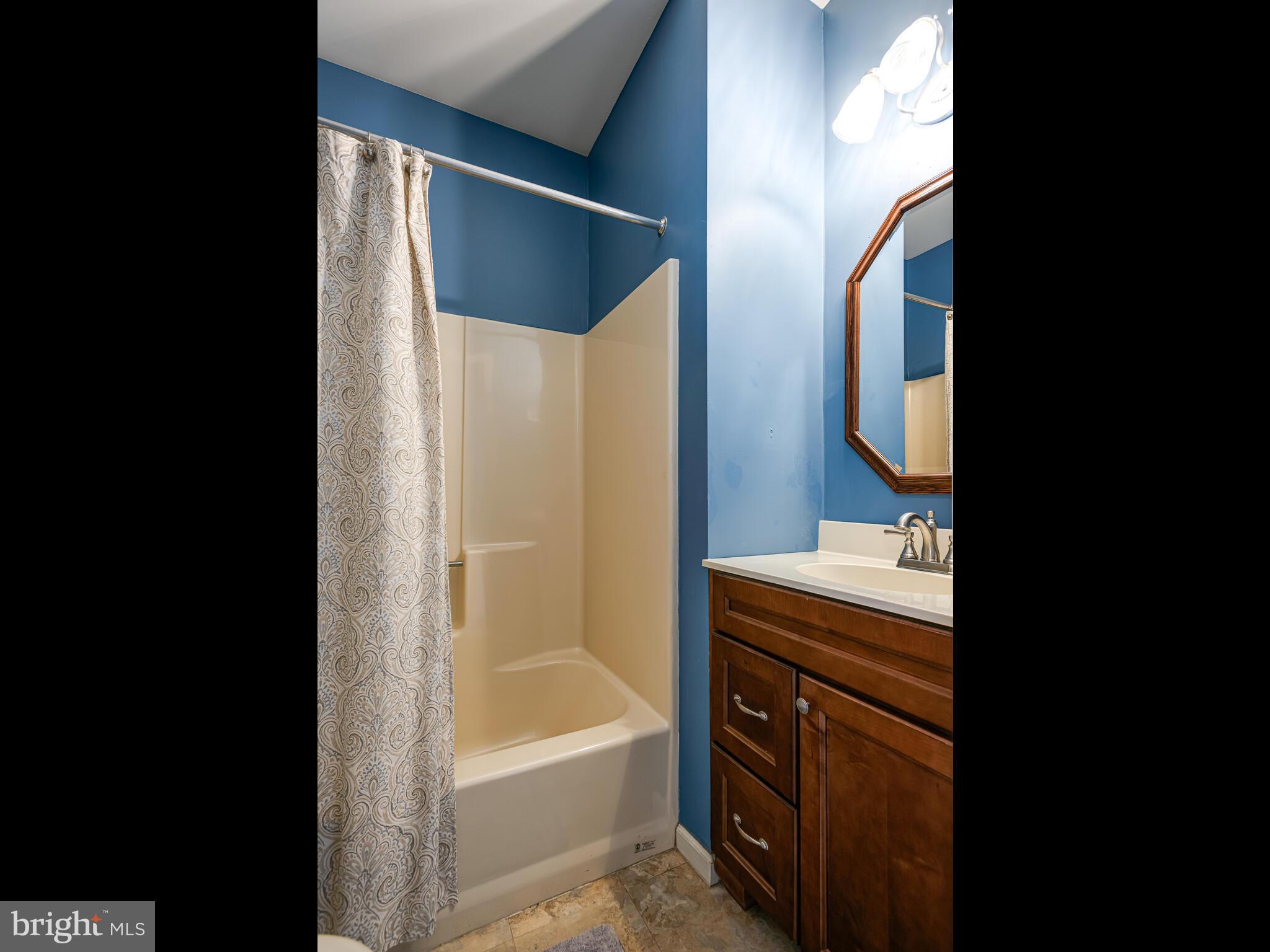 BOW TREE - Residential