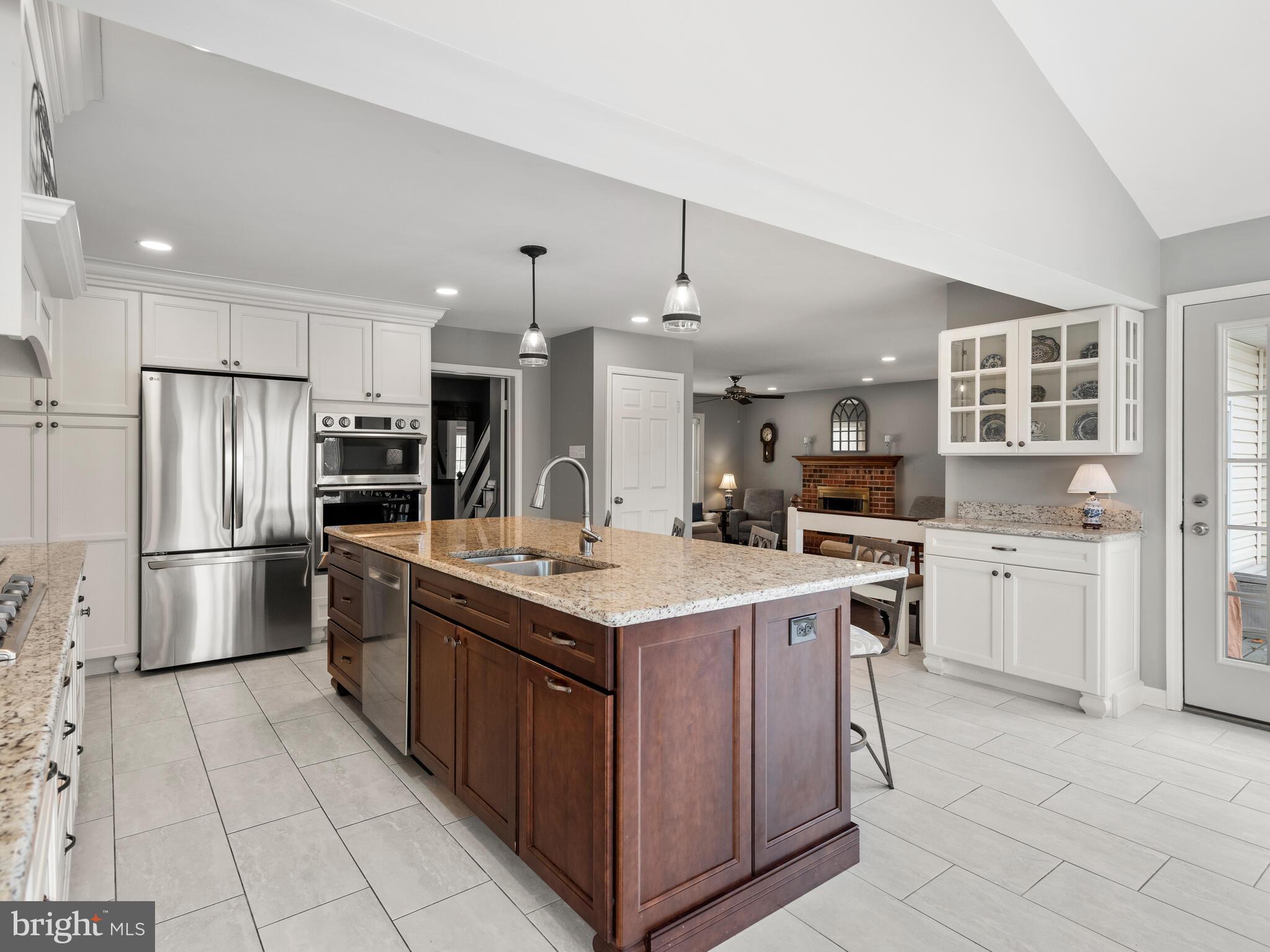 BOW TREE - Residential