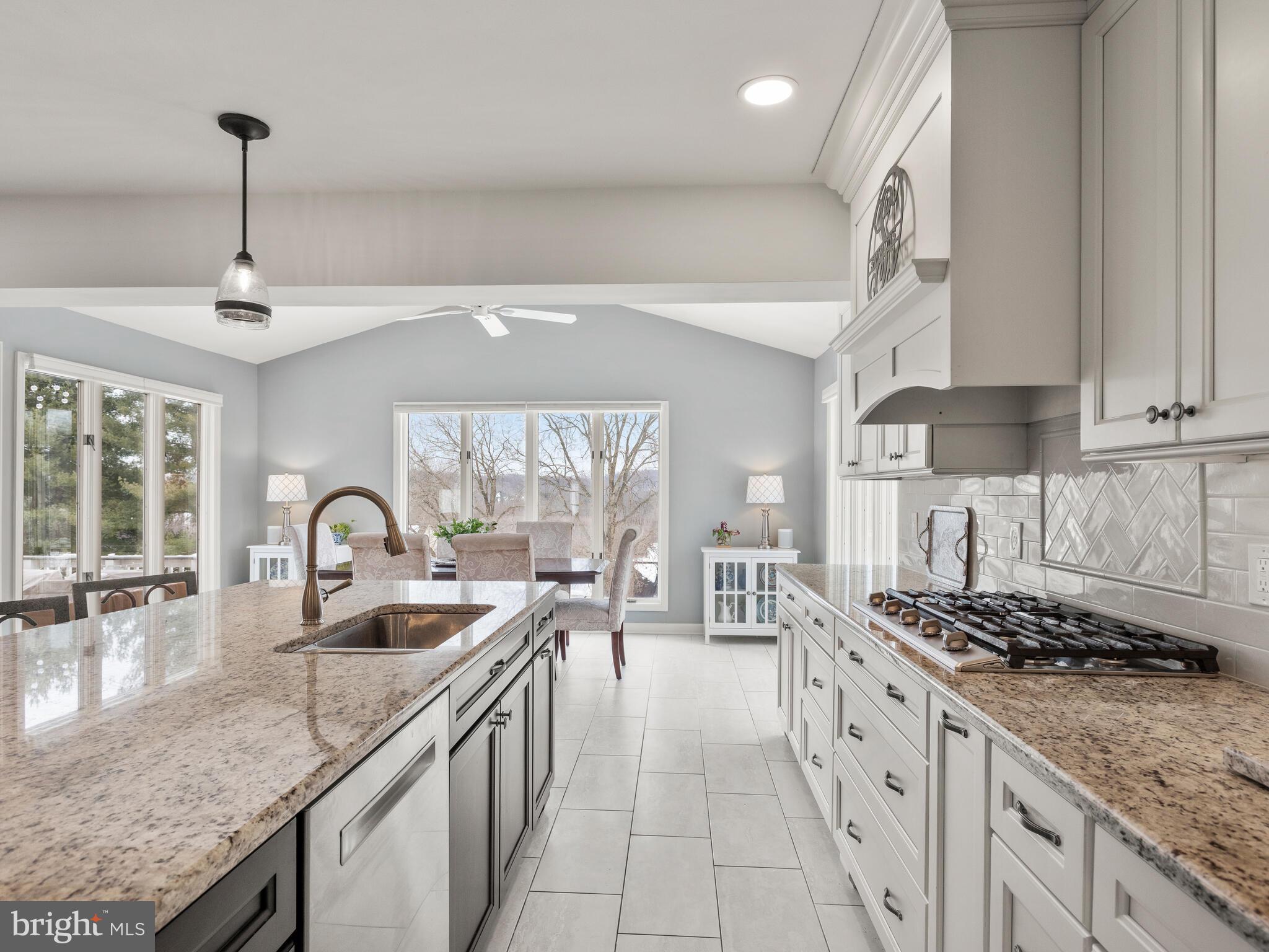 BOW TREE - Residential