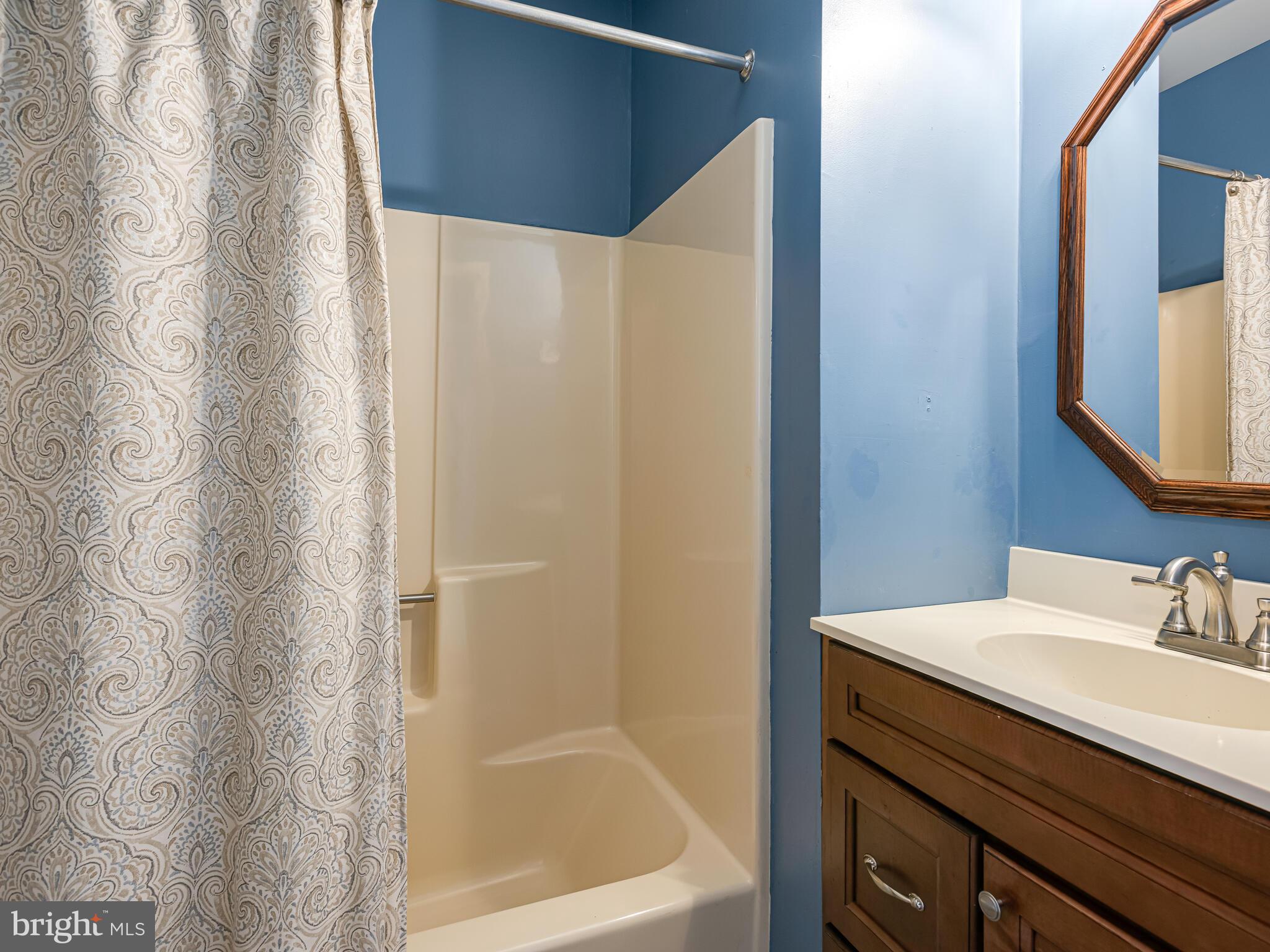 BOW TREE - Residential