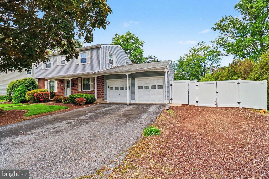 Photo of 1085 N Washington Street, POTTSTOWN, PA 19464 (MLS # PAMC2180570)