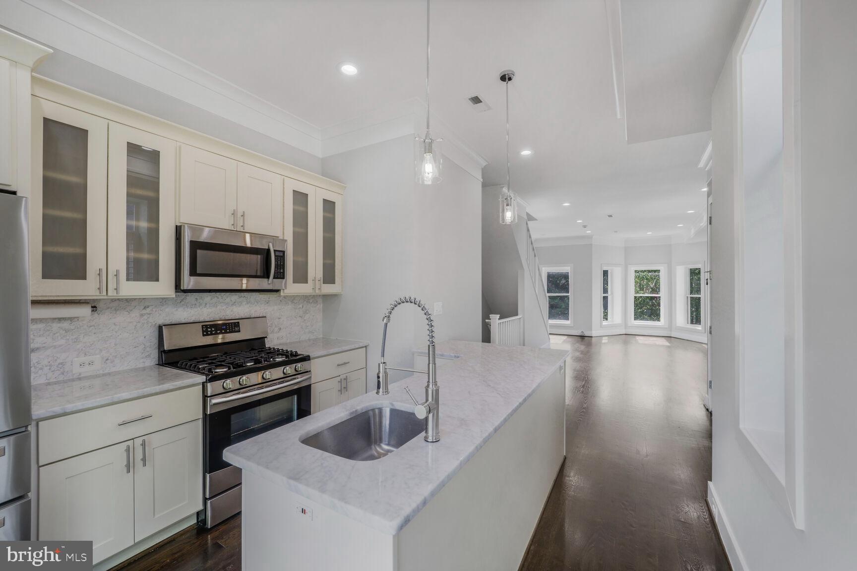 2015 FLAGLER PLACE NW 2