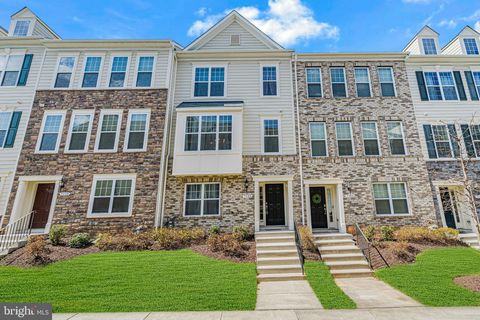 Photo of 7308 Wood Pond Circle, LANHAM, MD 20706 (MLS # MDPG2198320)
