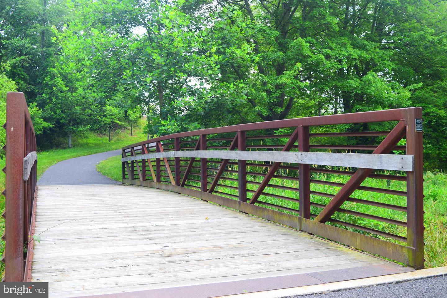 ARORA HILLS - Residential